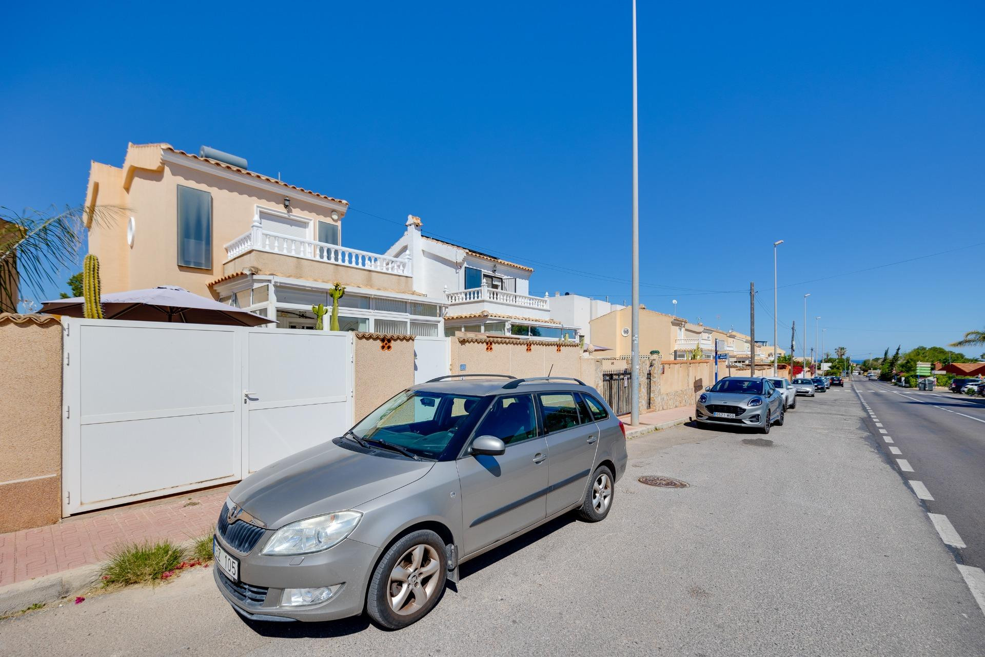 Resale - Villa -
Orihuela Costa - Lomas de Don Juan