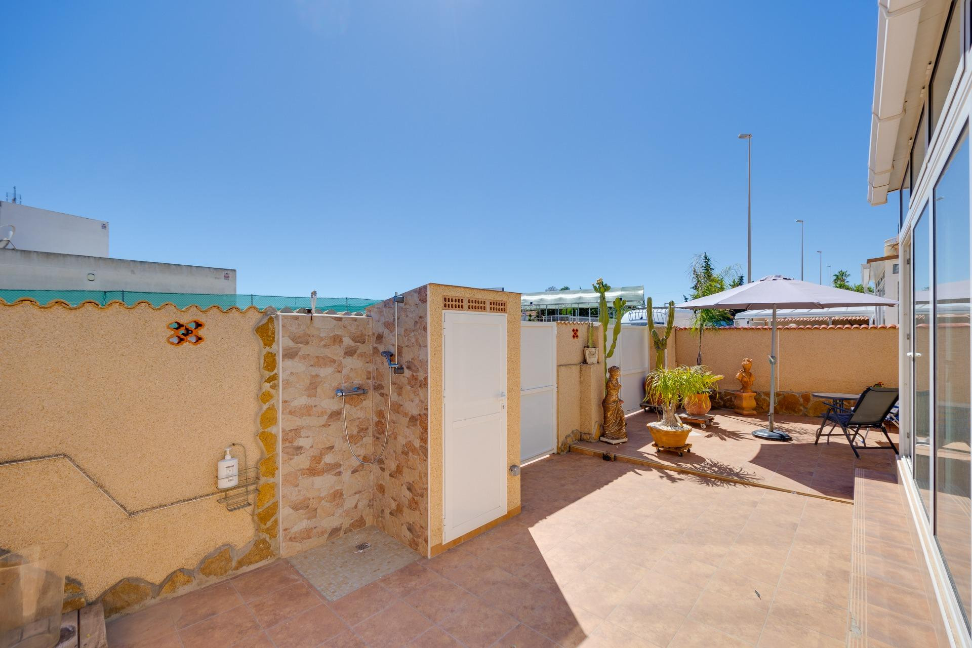 Resale - Villa -
Orihuela Costa - Lomas de Don Juan