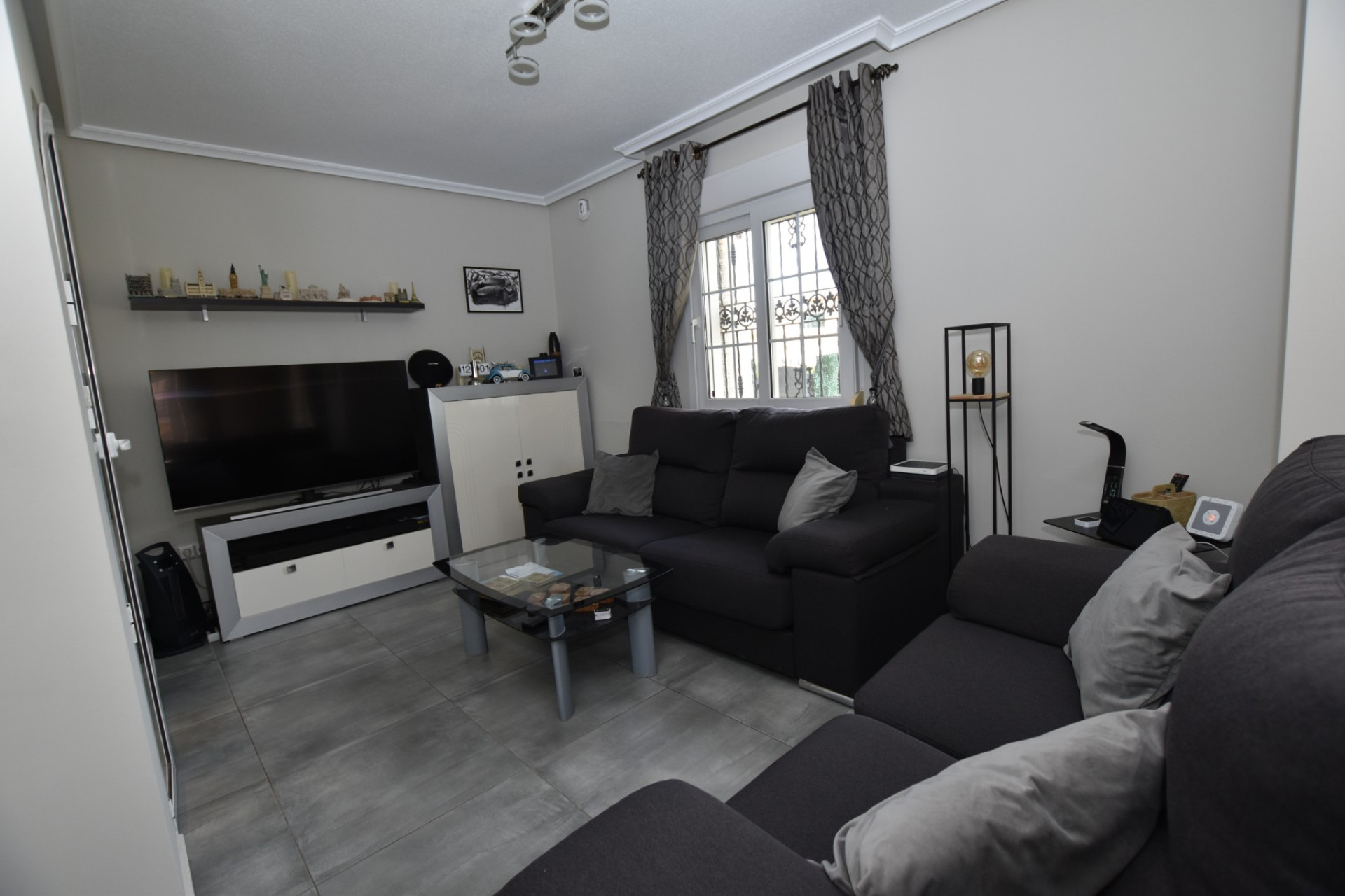 Resale - Villa -
Orihuela Costa - Los Dolses