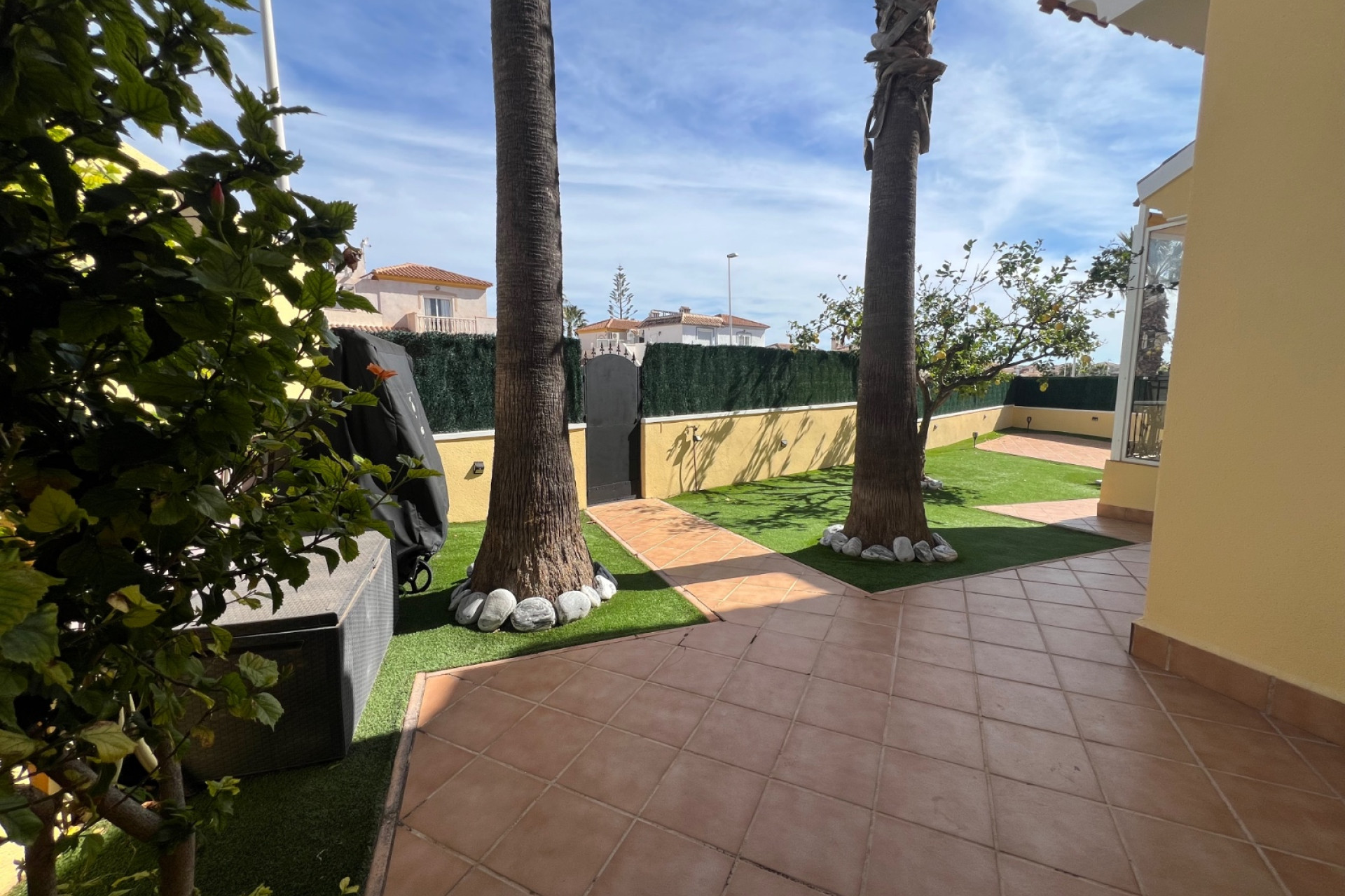 Resale - Villa -
Orihuela Costa - Los Dolses