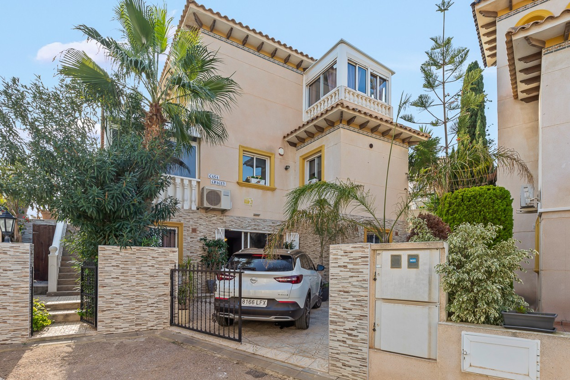 Resale - Villa -
Orihuela Costa - Playa Flamenca