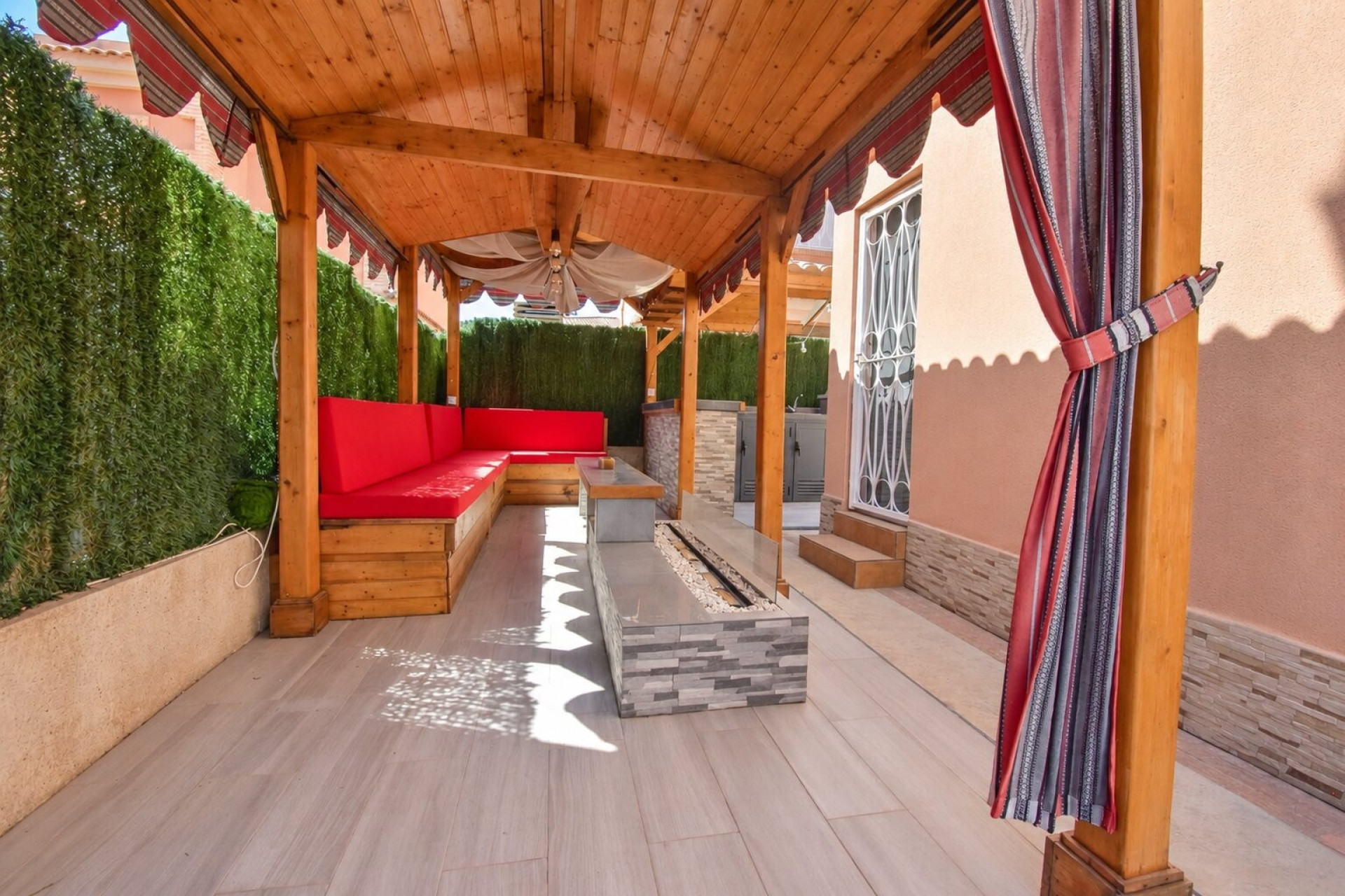 Resale - Villa -
Orihuela Costa - Playa Flamenca