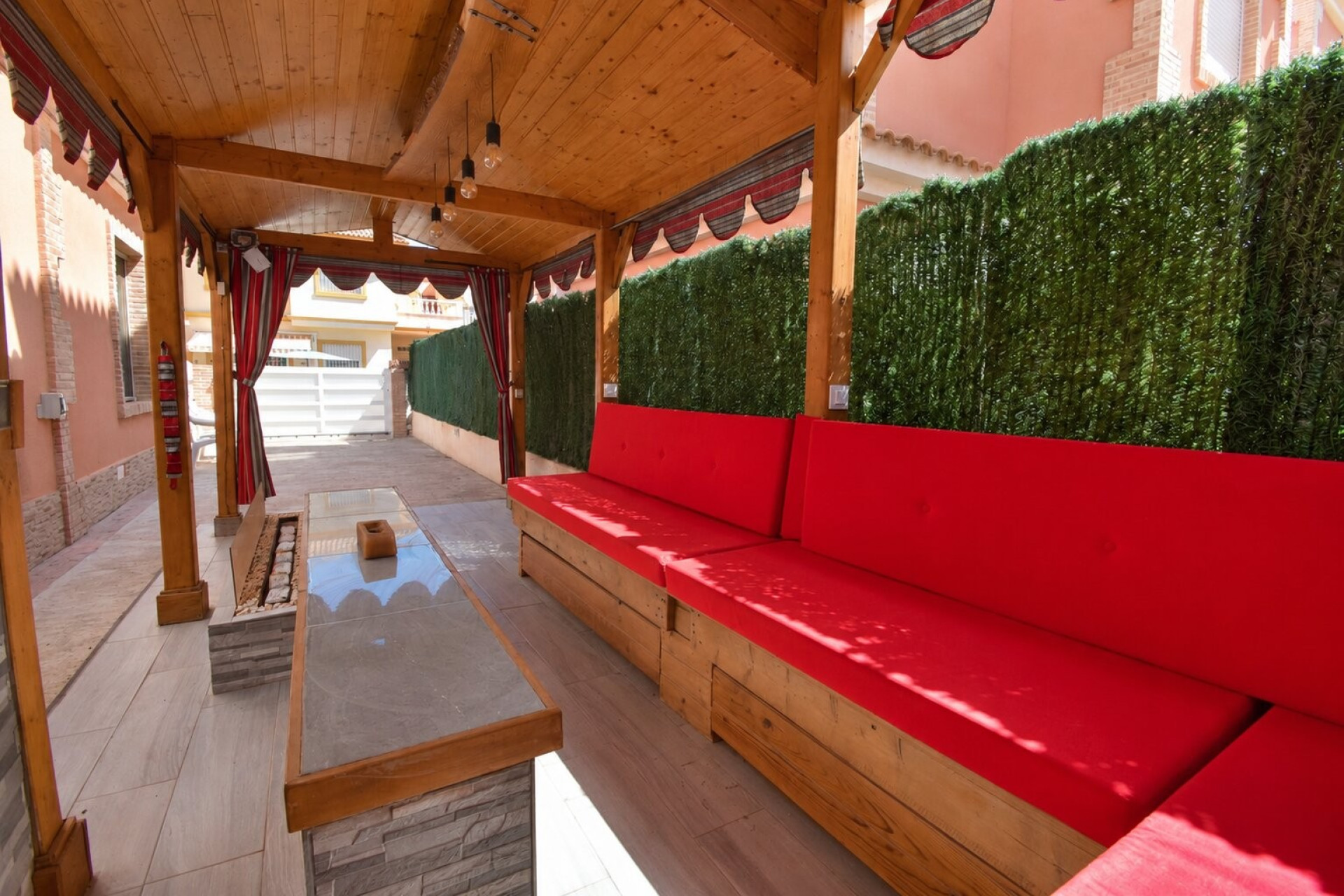 Resale - Villa -
Orihuela Costa - Playa Flamenca