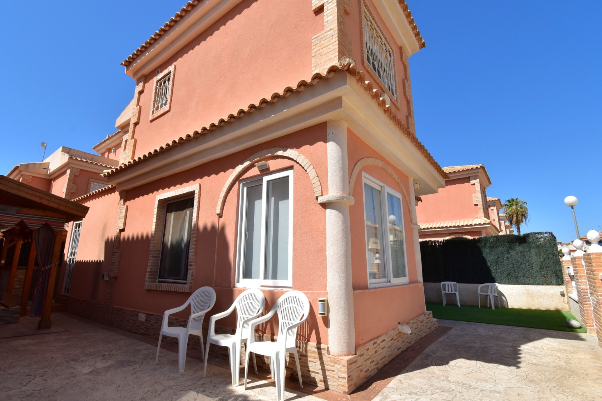 Resale - Villa -
Orihuela Costa - Playa Flamenca
