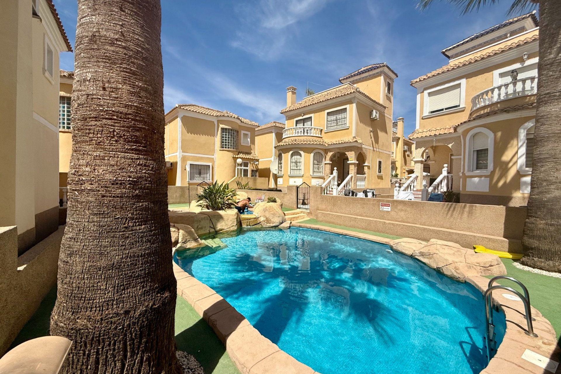 Resale - Villa -
Orihuela Costa - Villamartín