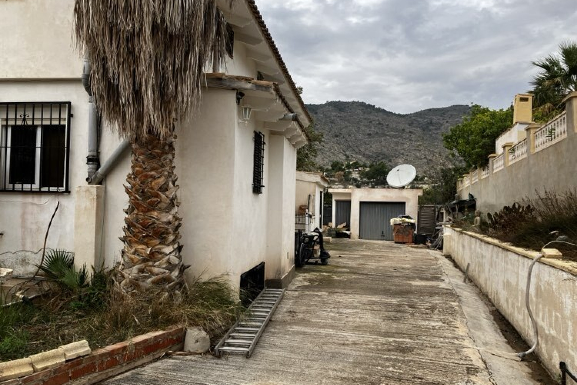 Resale - Villa -
Orxeta - Costa Blanca
