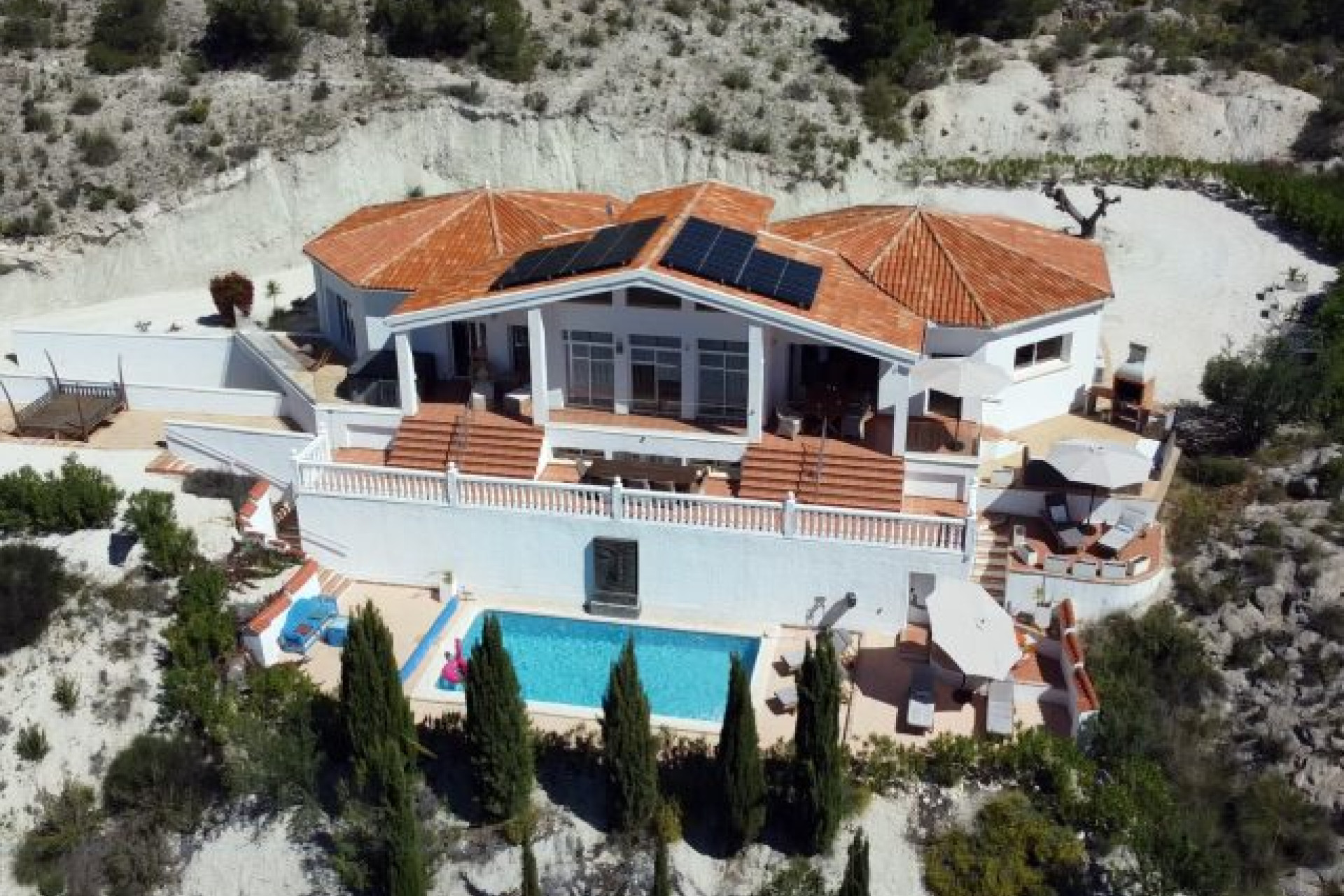 Resale - Villa -
Petrer