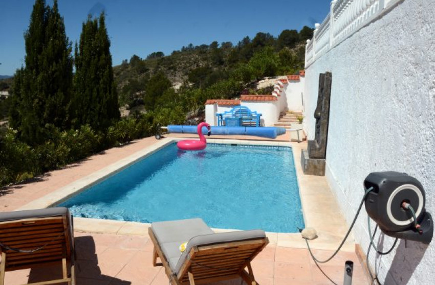 Resale - Villa -
Petrer