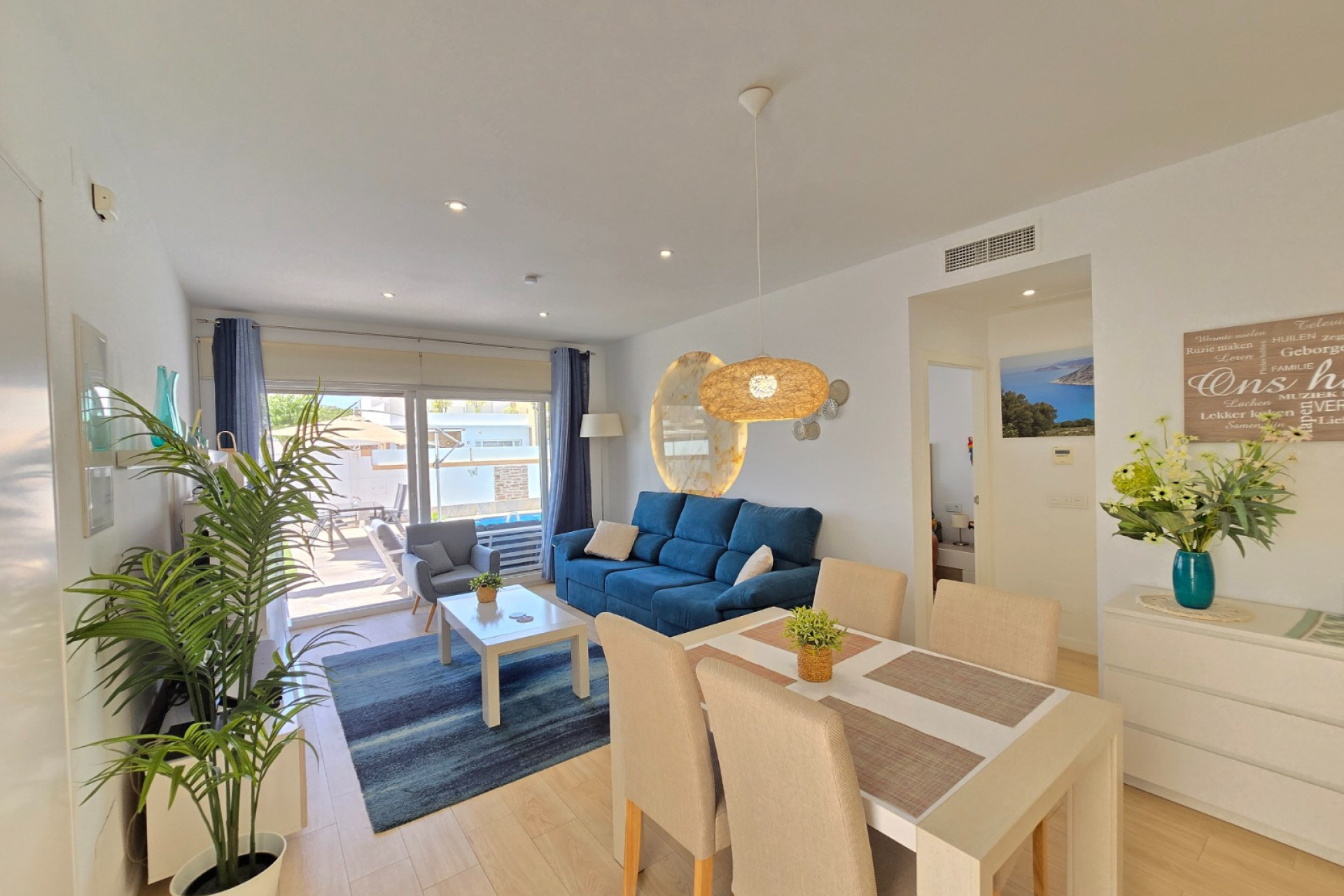 Resale - Villa -
Pilar de la Horadada - Costa Blanca
