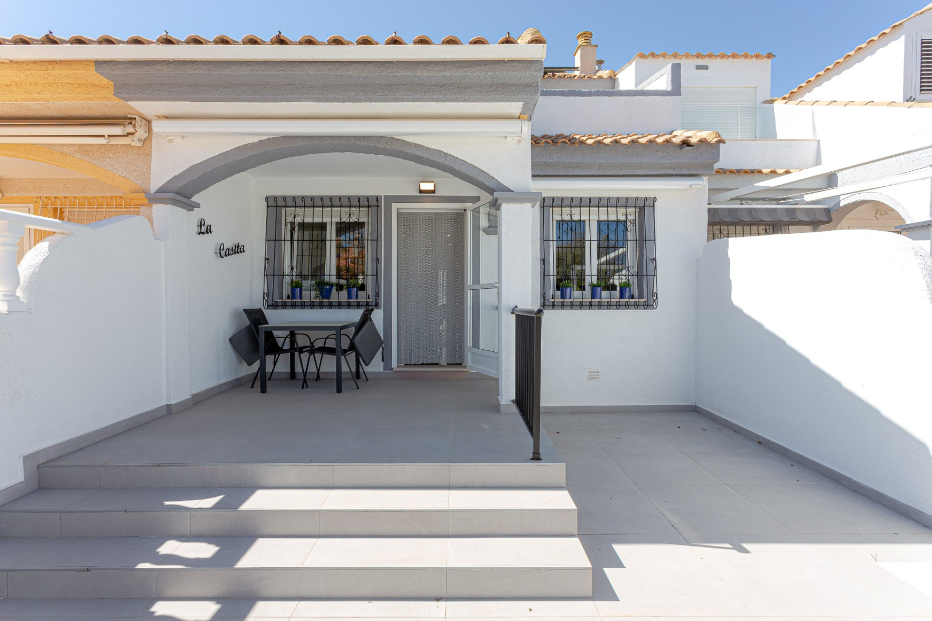 Resale - Villa -
Pilar de la Horadada - Costa Blanca