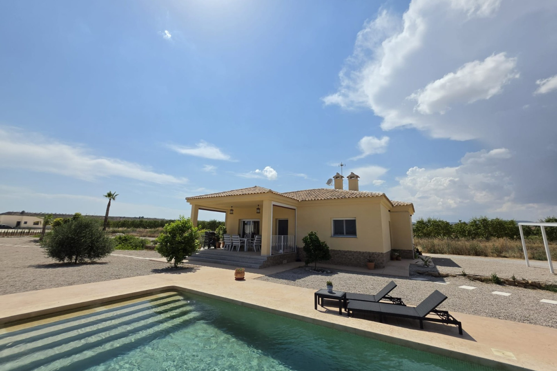 Resale - Villa -
Pinoso - Inland