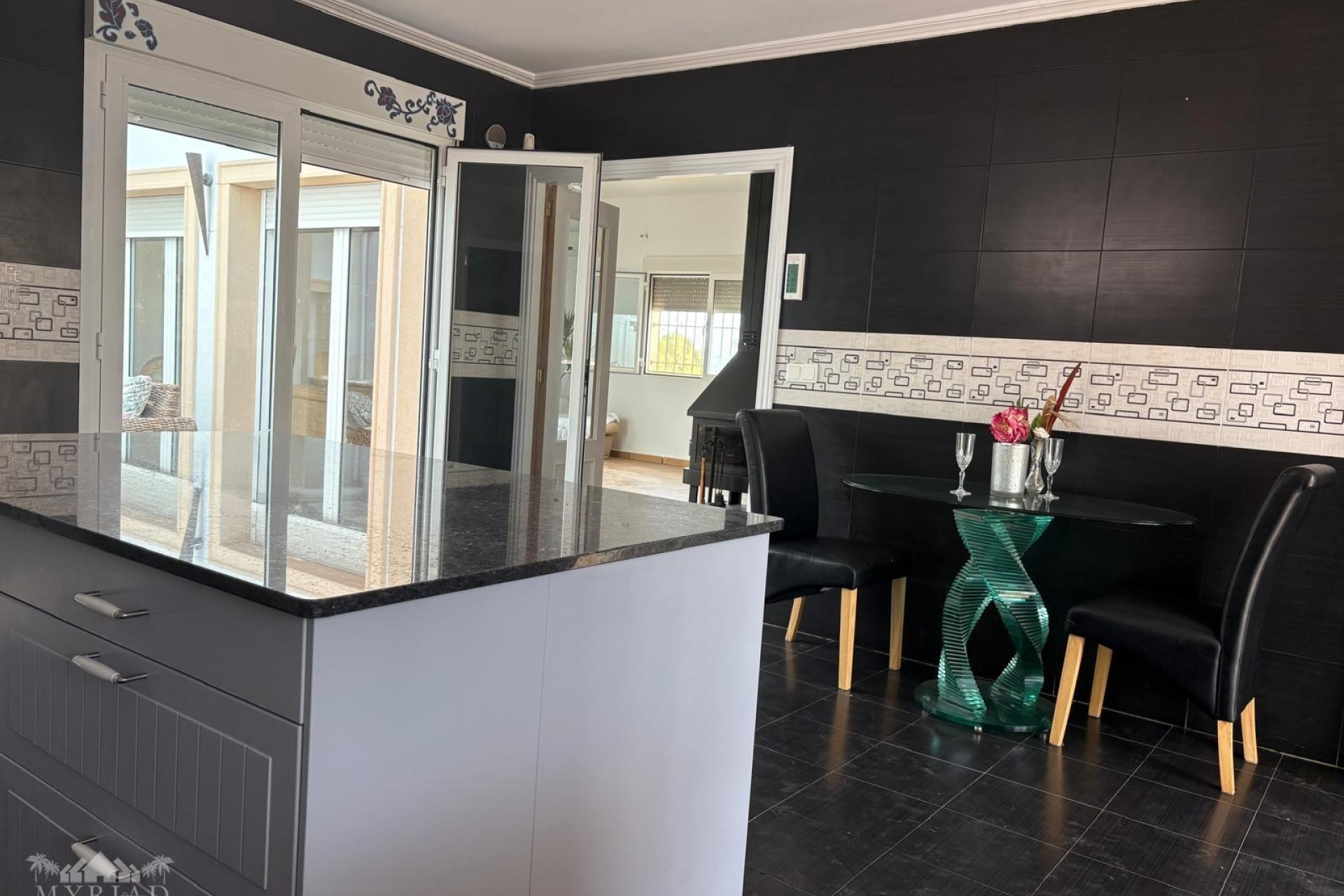 Resale - Villa -
Pinoso - Pinoso Alicante