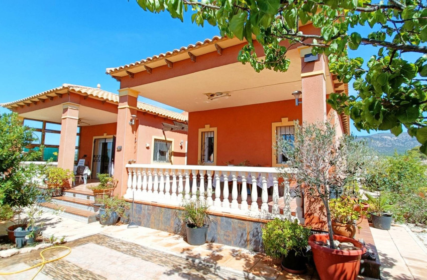 Resale - Villa -
Pinoso - PINOSO