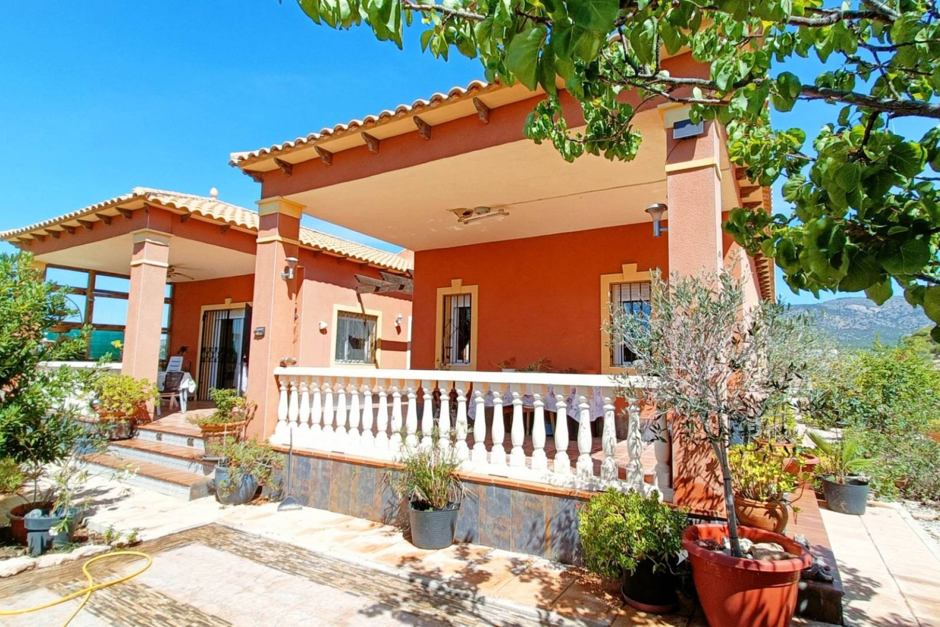 Resale - Villa -
Pinoso - PINOSO