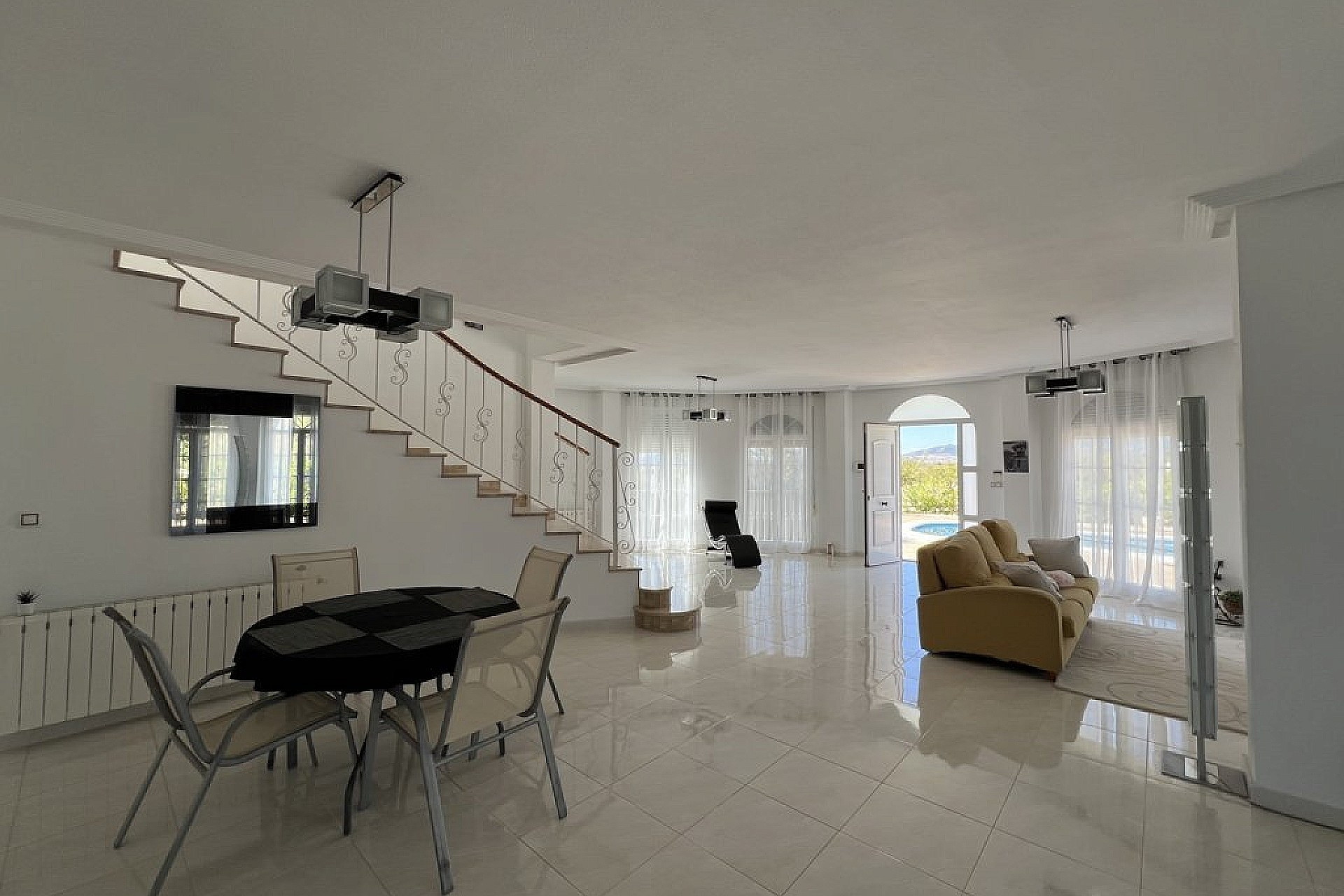 Resale - Villa -
Pinoso