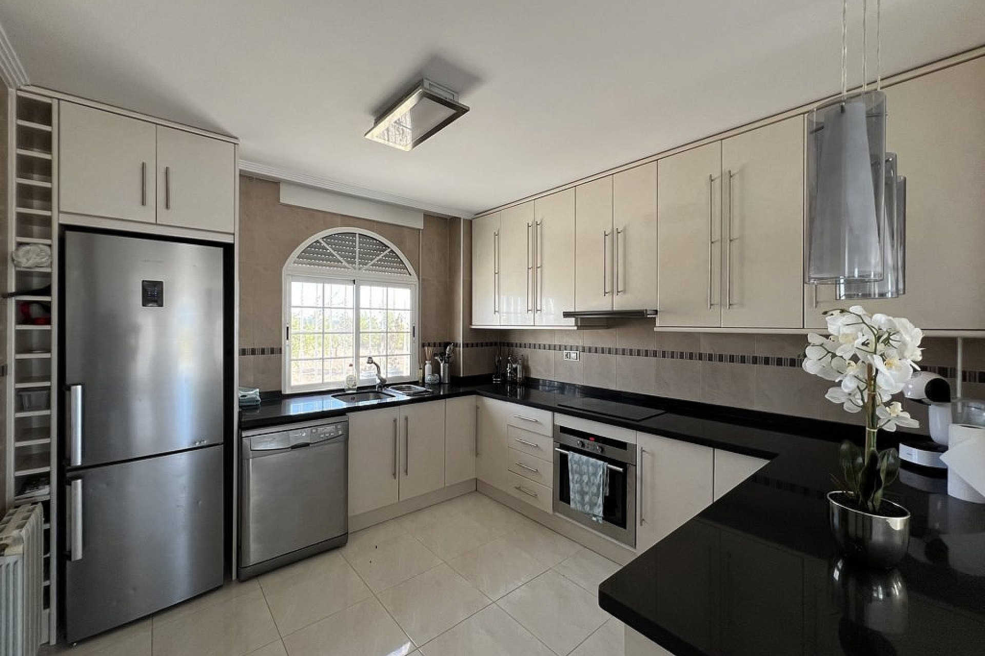 Resale - Villa -
Pinoso