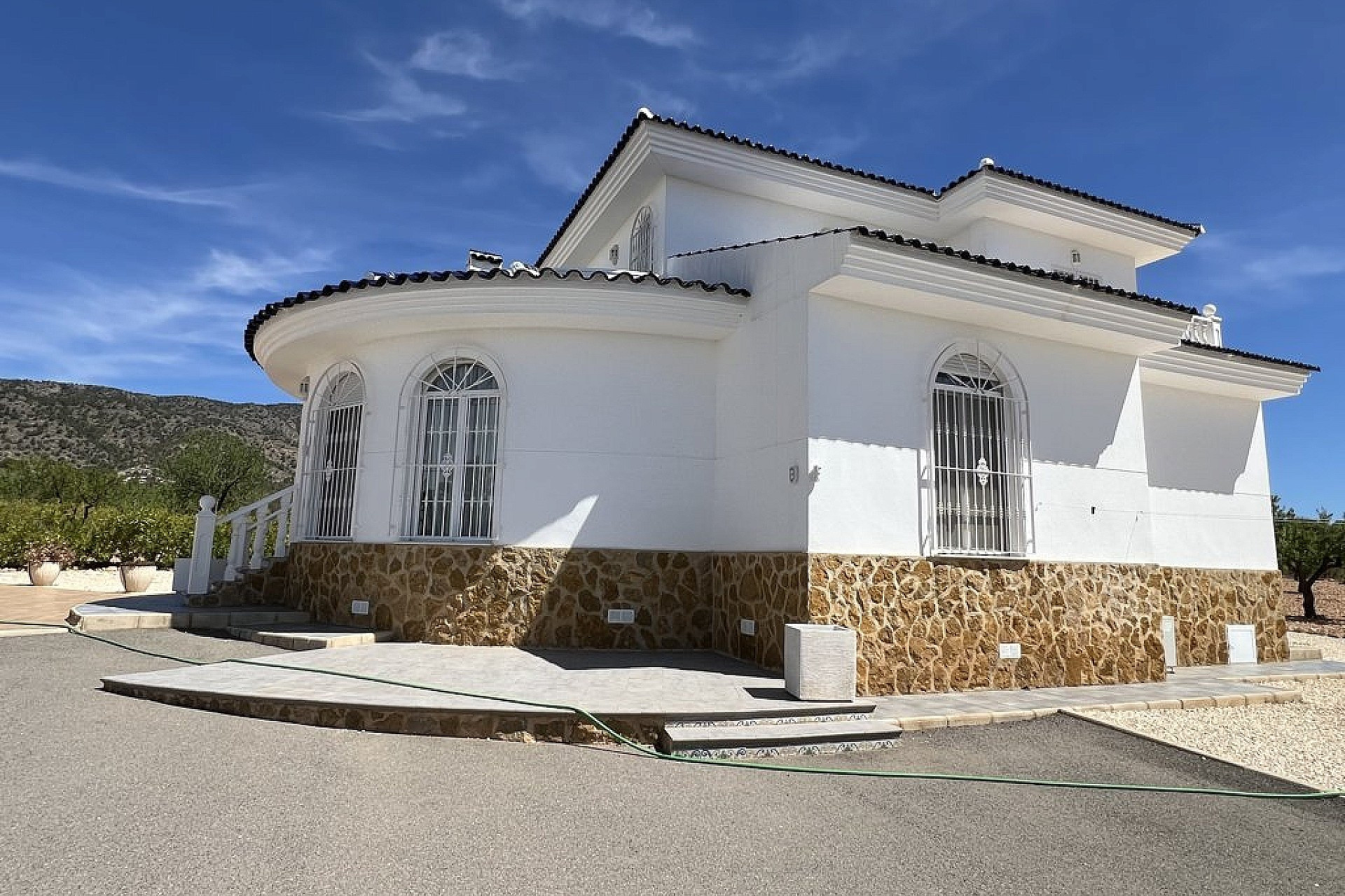 Resale - Villa -
Pinoso