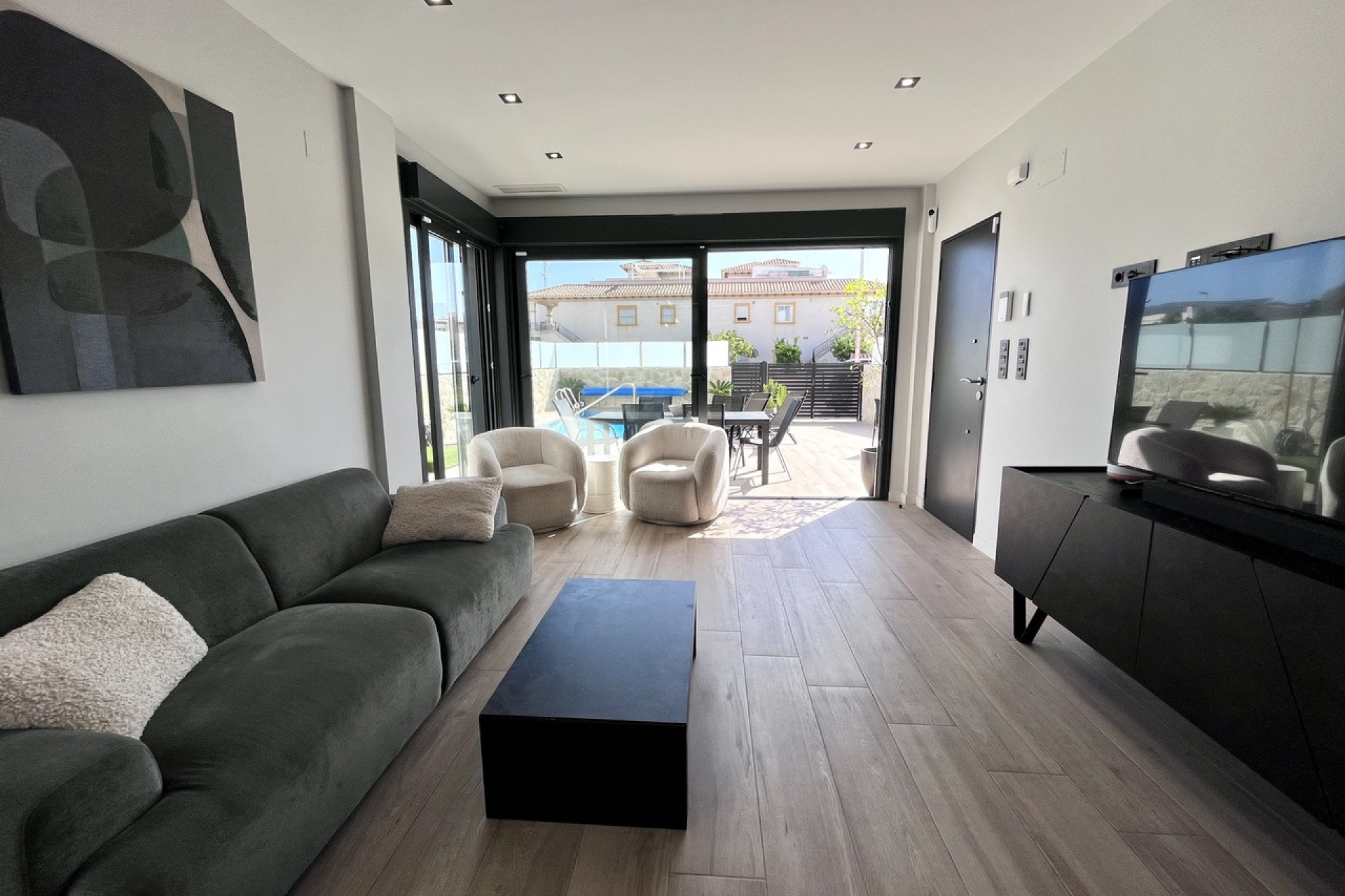 Resale - Villa -
Punta Prima