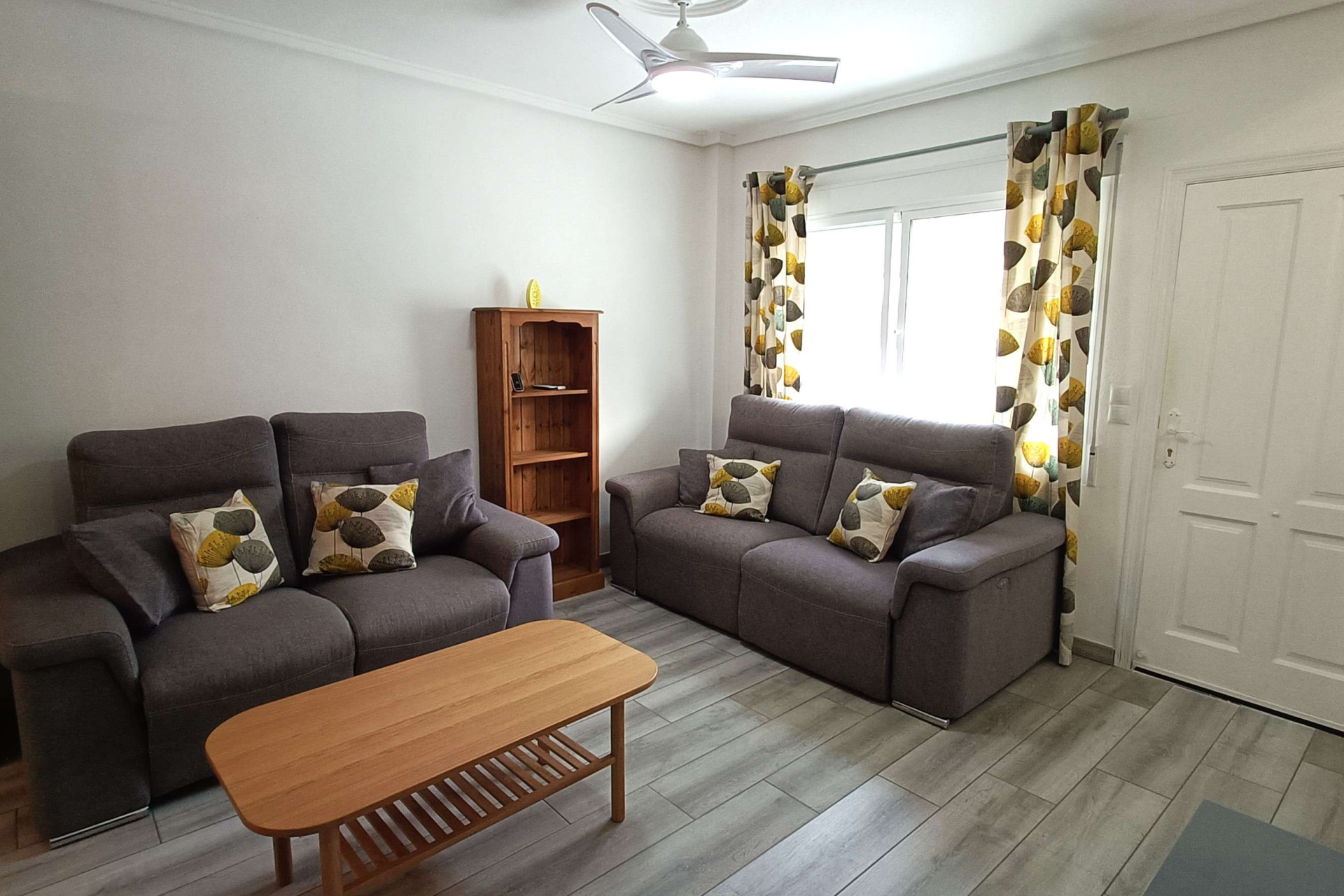 Resale - Villa -
Rojales - Inland