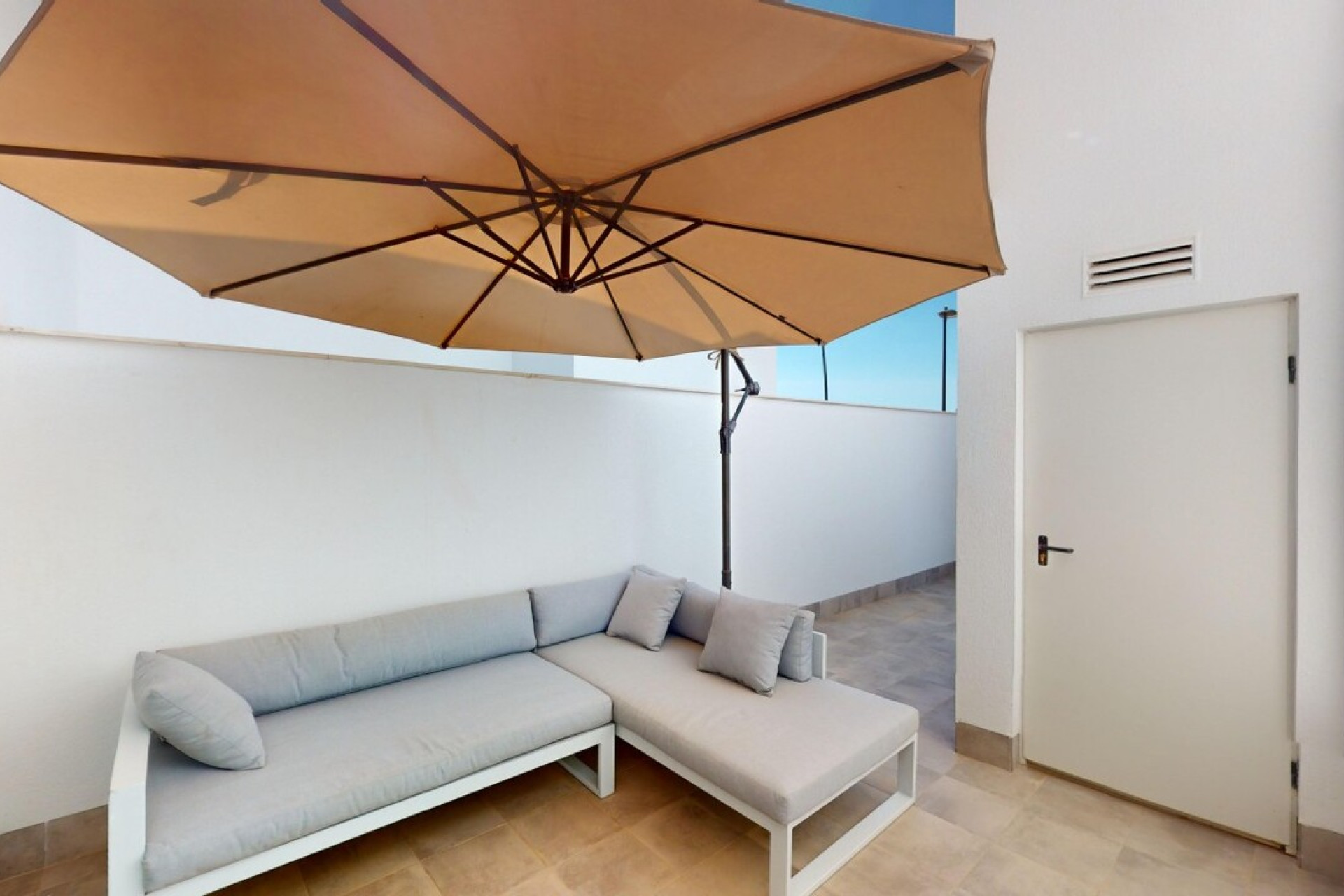 Resale - Villa -
Roldan - Inland