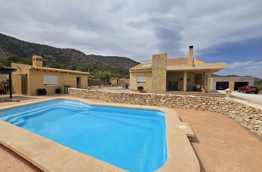 Resale - Villa -
Salinas