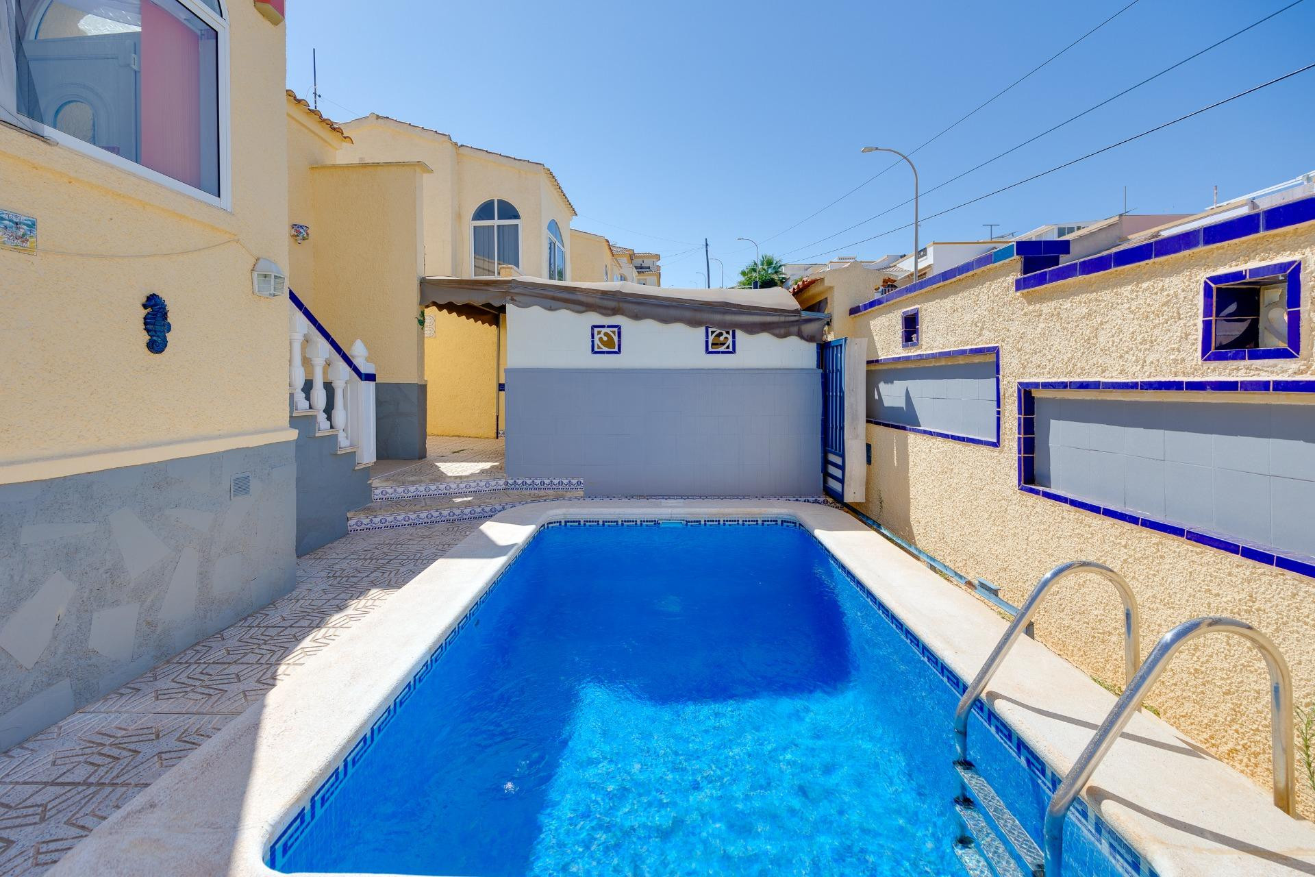 Resale - Villa -
San Fulgencio - La Marina