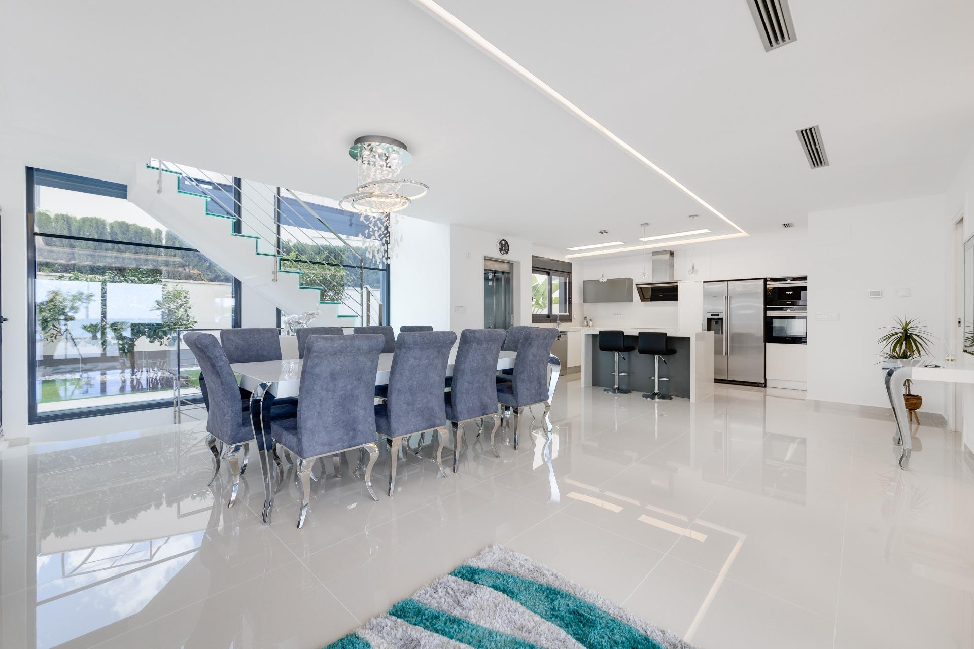 Resale - Villa -
San Miguel de Salinas - Cerro Del Sol