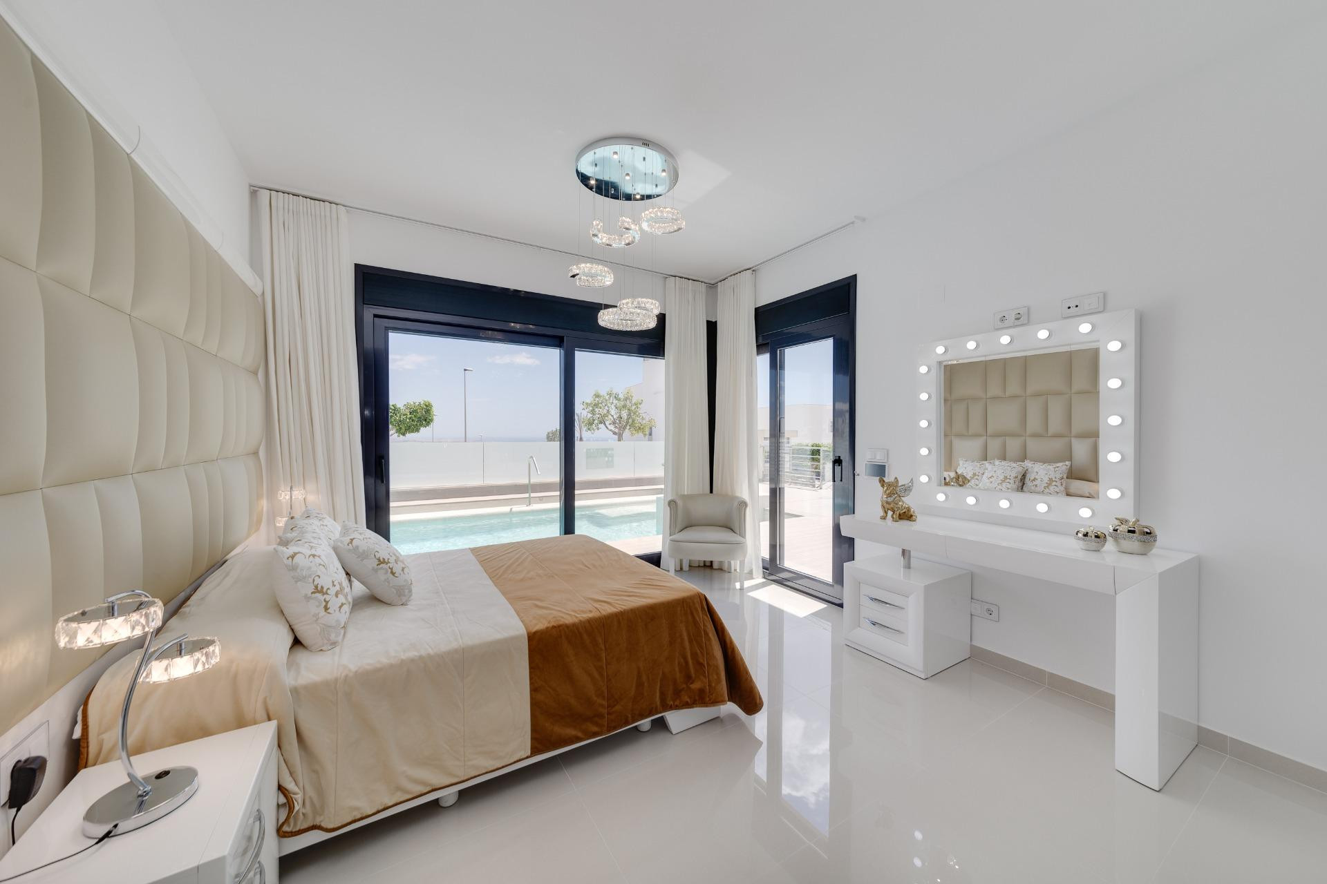 Resale - Villa -
San Miguel de Salinas - Cerro Del Sol