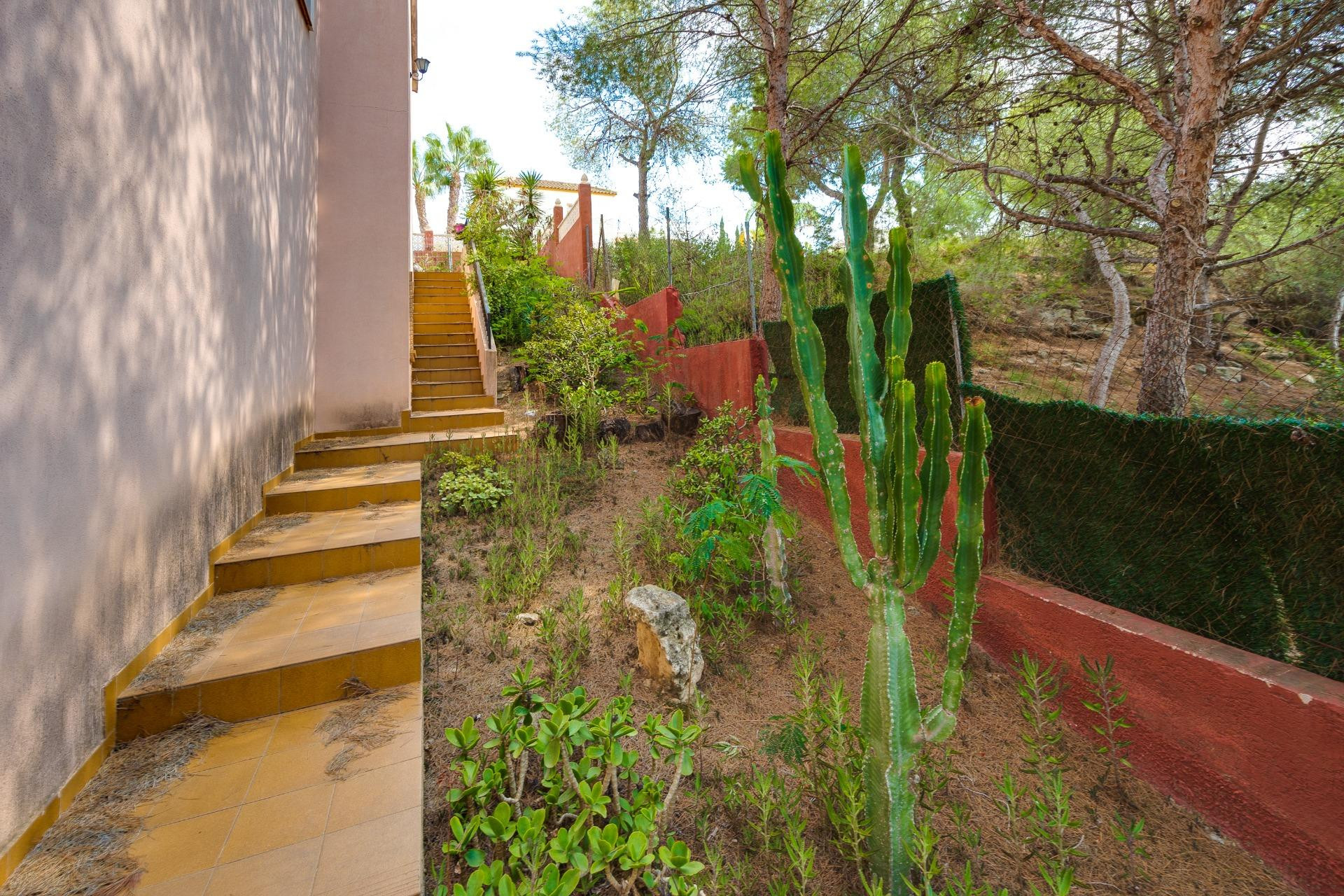 Resale - Villa -
San Miguel de Salinas - Ciudad de las comunicaciones