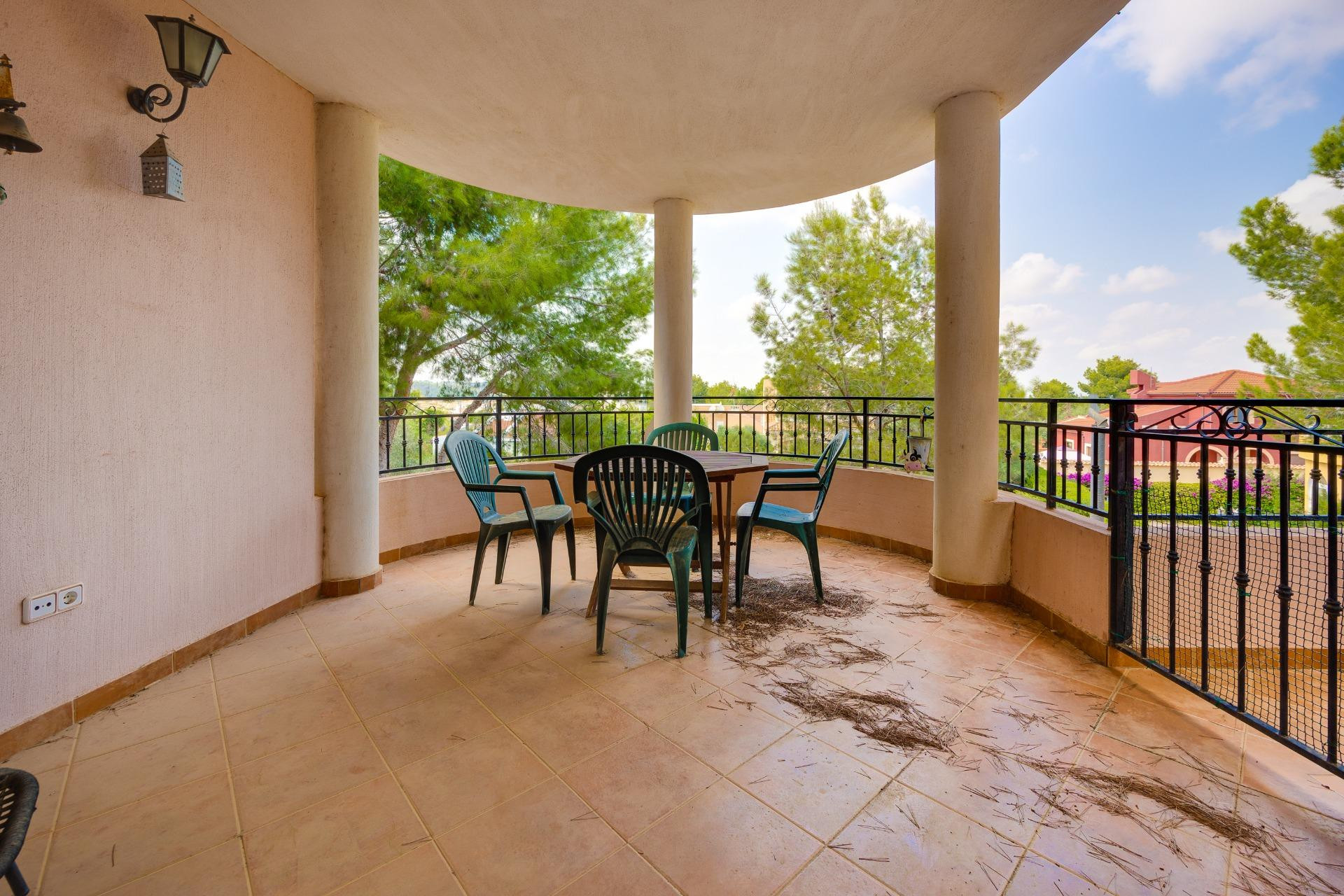 Resale - Villa -
San Miguel de Salinas - Ciudad de las comunicaciones