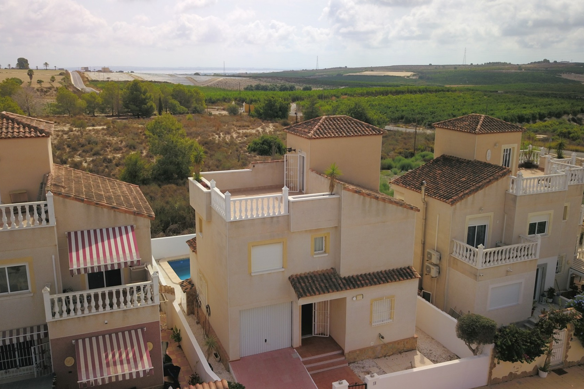Resale - Villa -
San Miguel de Salinas - Lake View Mansions