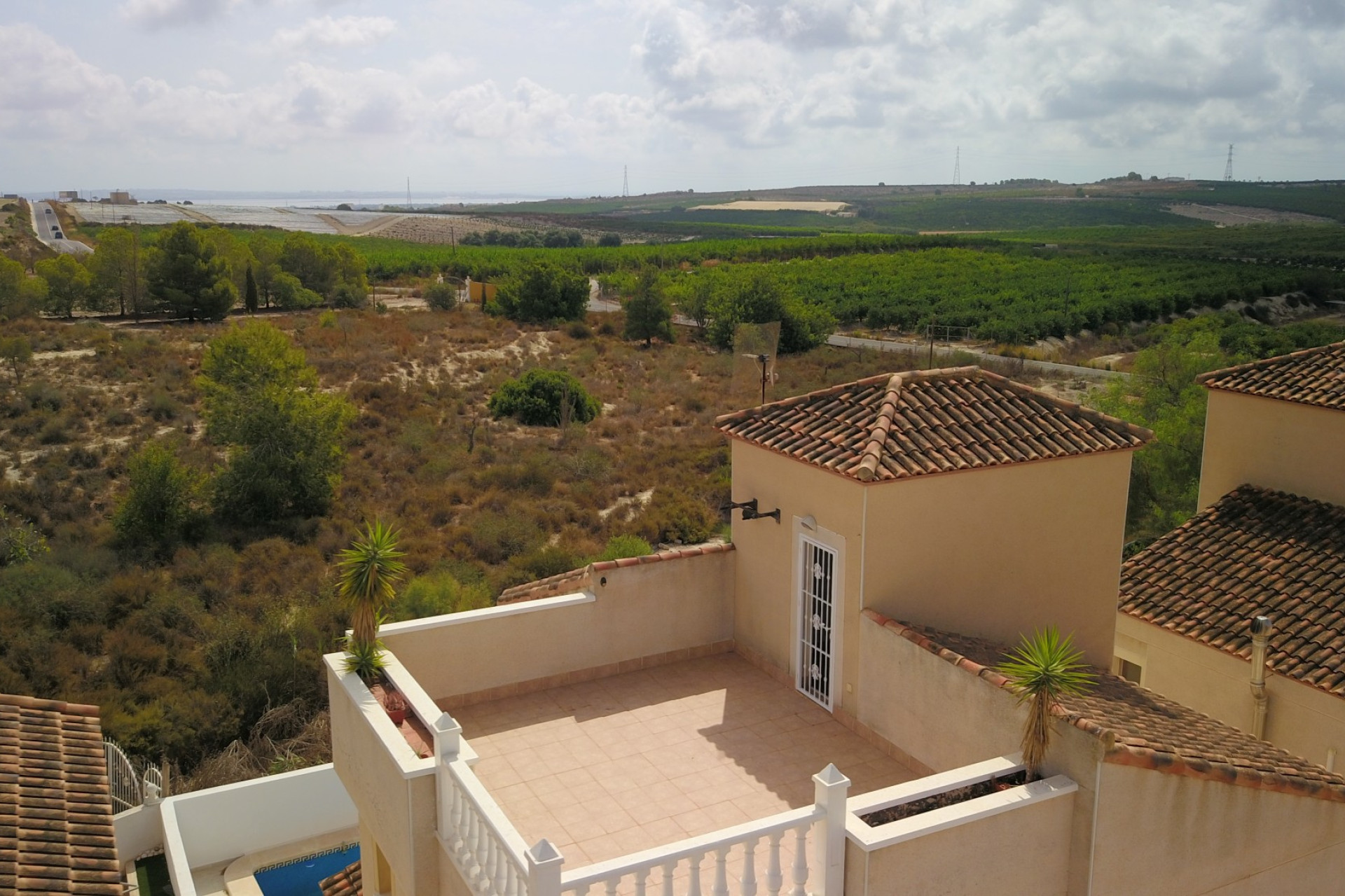 Resale - Villa -
San Miguel de Salinas - Lake View Mansions
