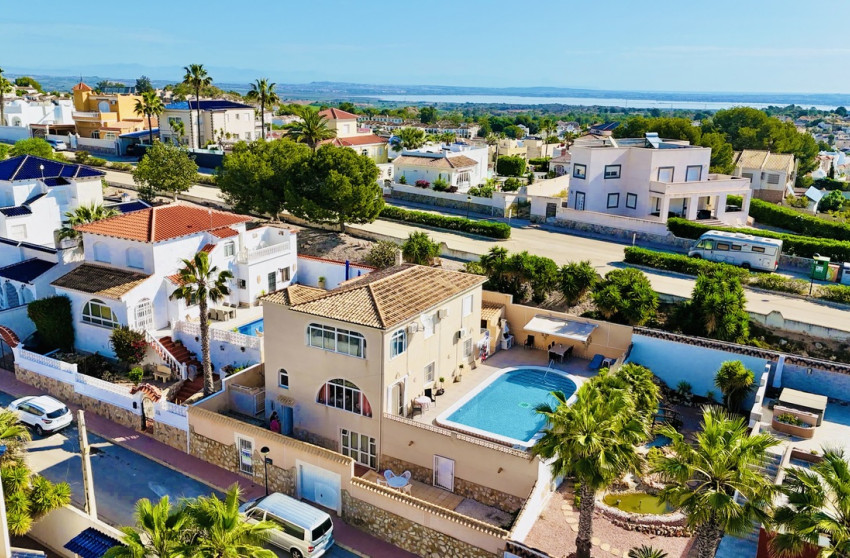 Resale - Villa -
San Miguel de Salinas