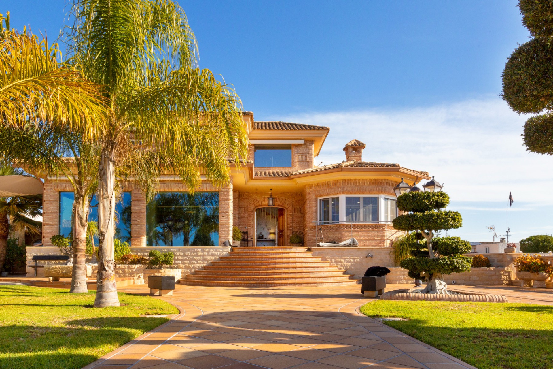 Resale - Villa -
San Vicente del Raspeig - Los Girasoles