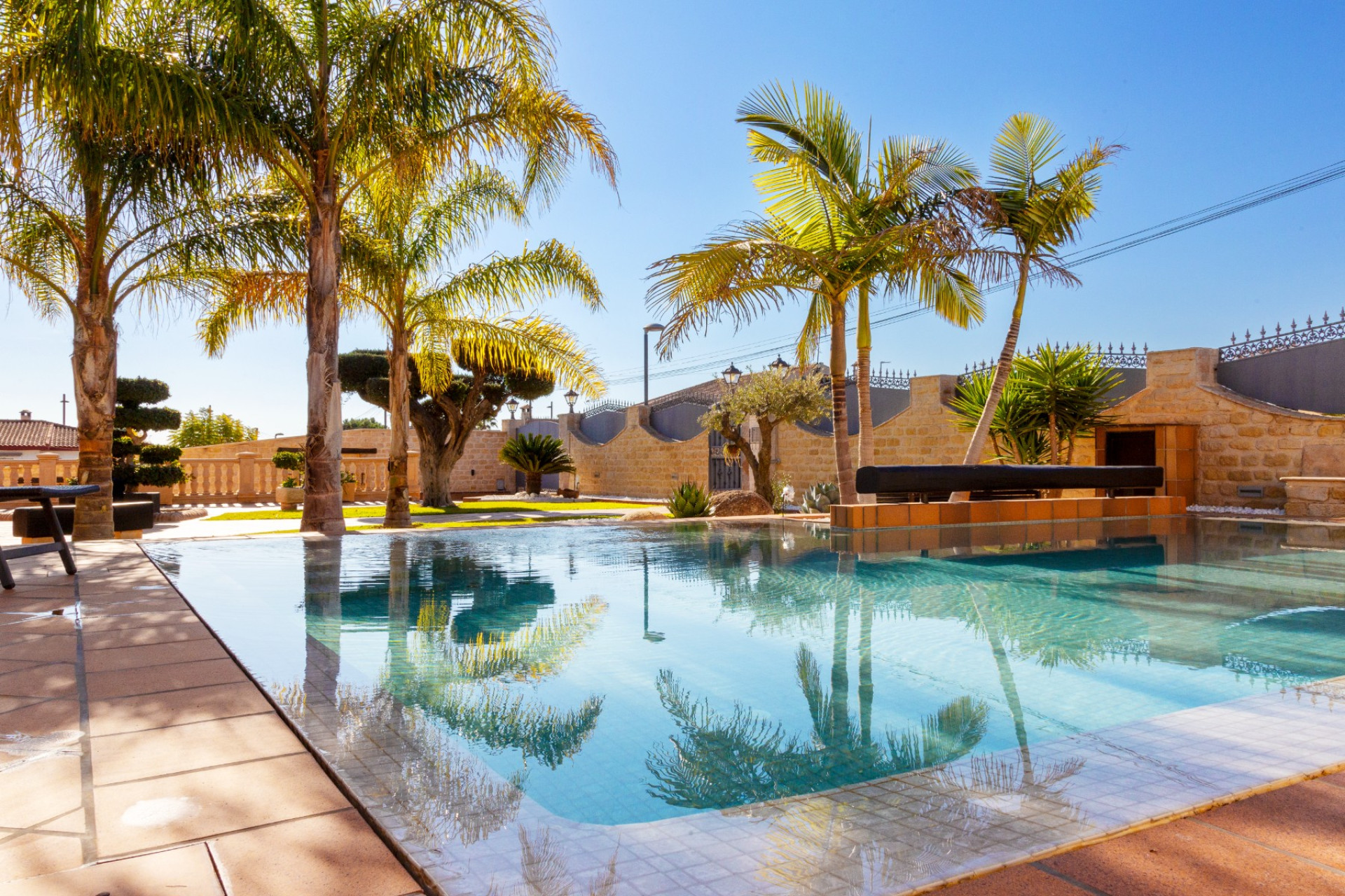 Resale - Villa -
San Vicente del Raspeig - Los Girasoles