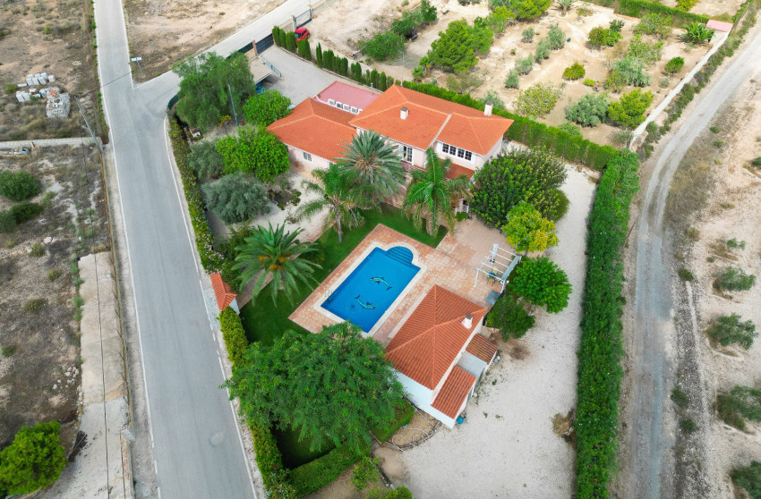 Resale - Villa -
San Vicente del Raspeig