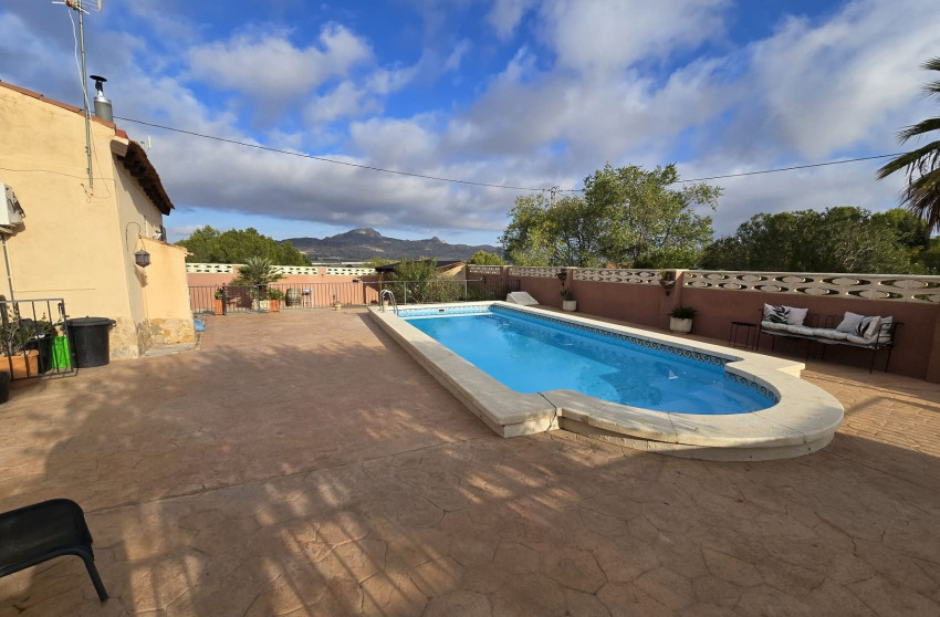 Resale - Villa -
Sax