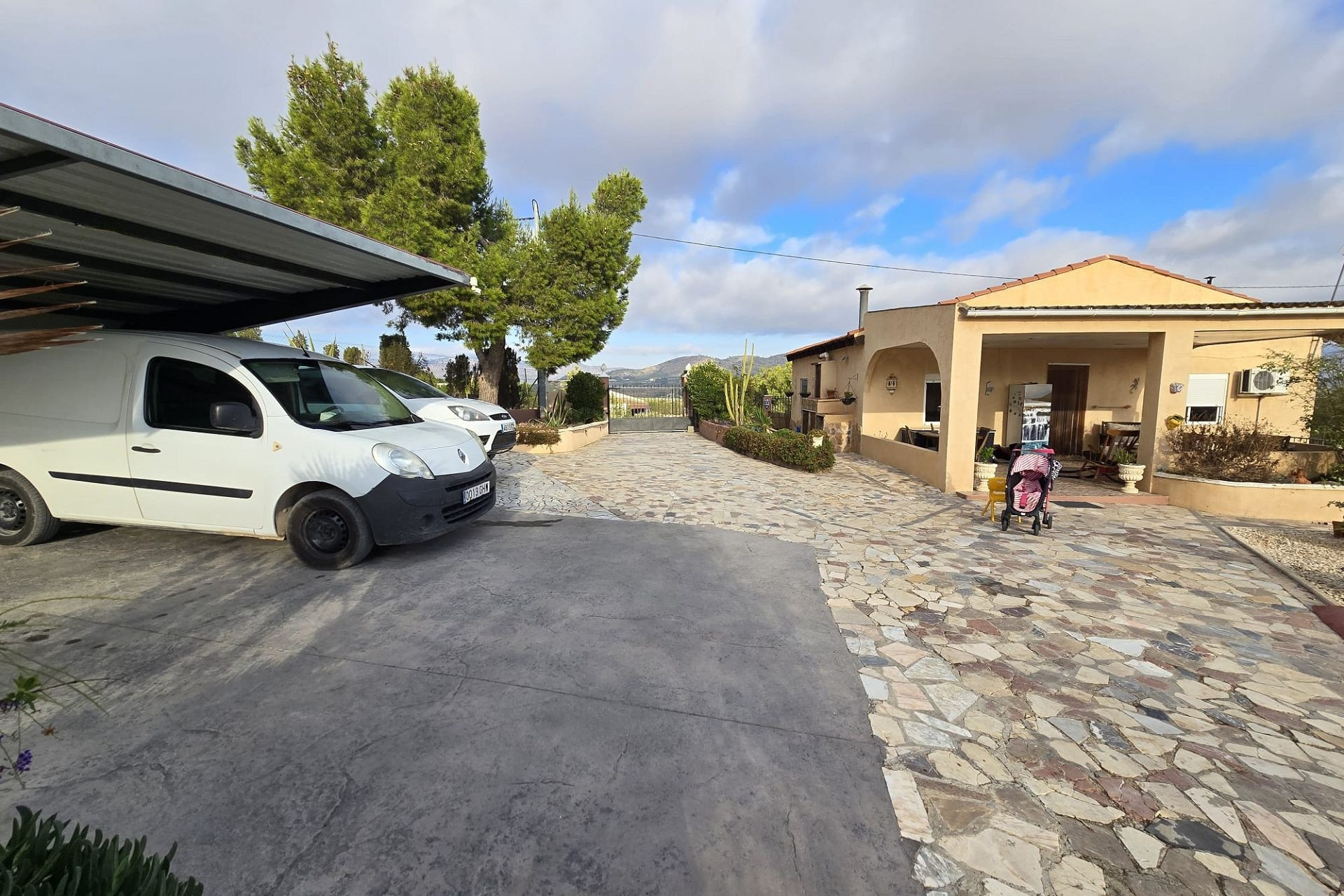 Resale - Villa -
Sax