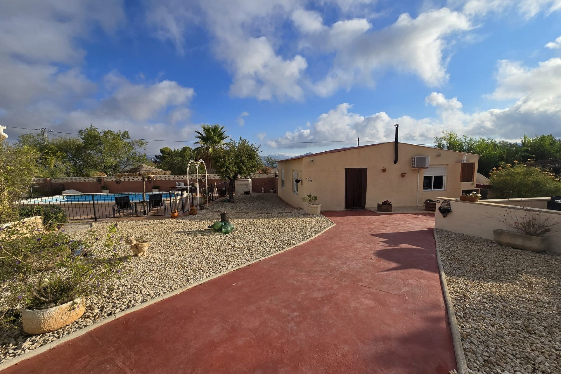 Resale - Villa -
Sax