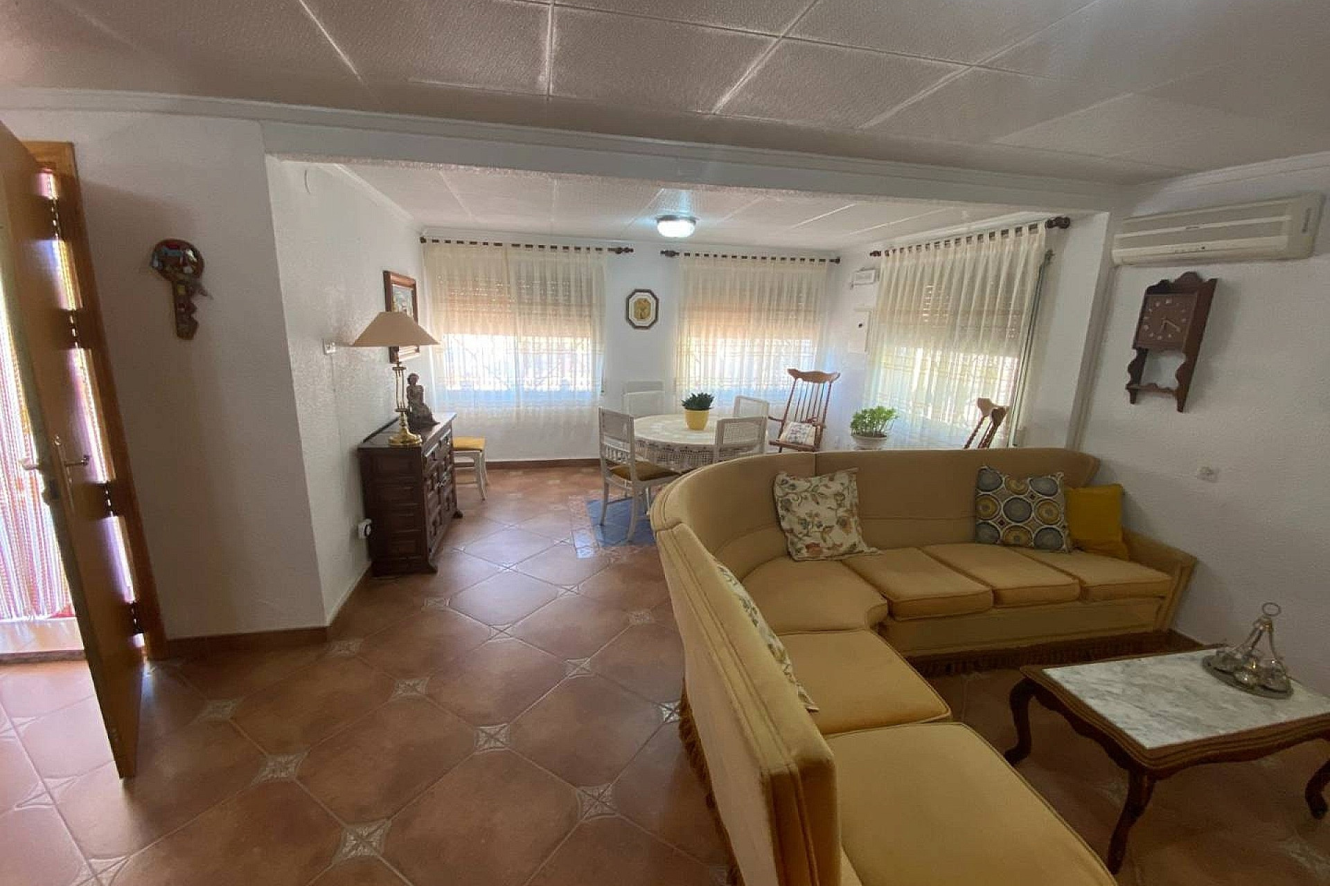 Resale - Villa -
Sax