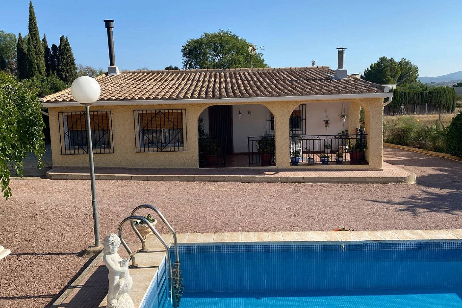 Resale - Villa -
Sax