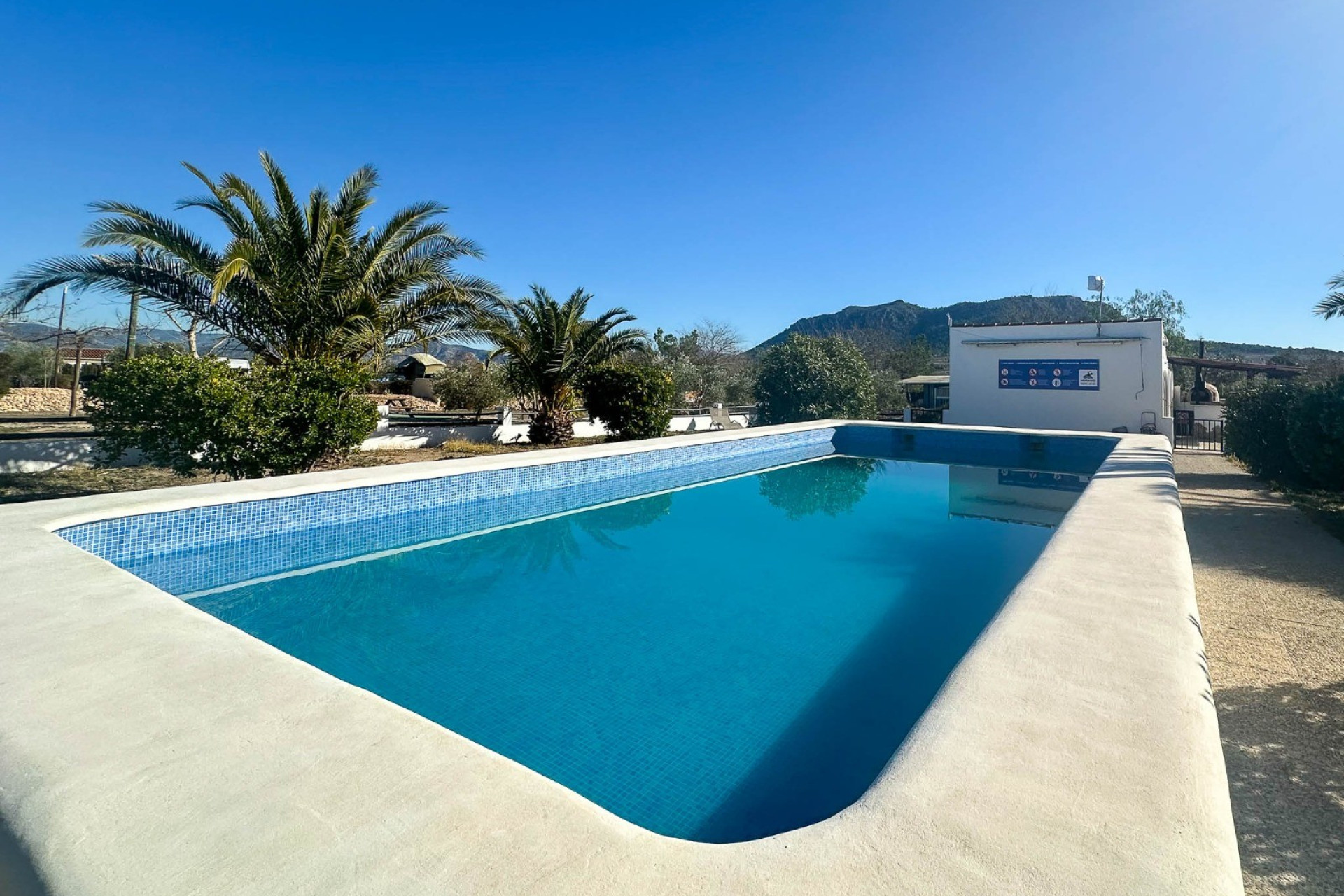 Resale - Villa -
Sax