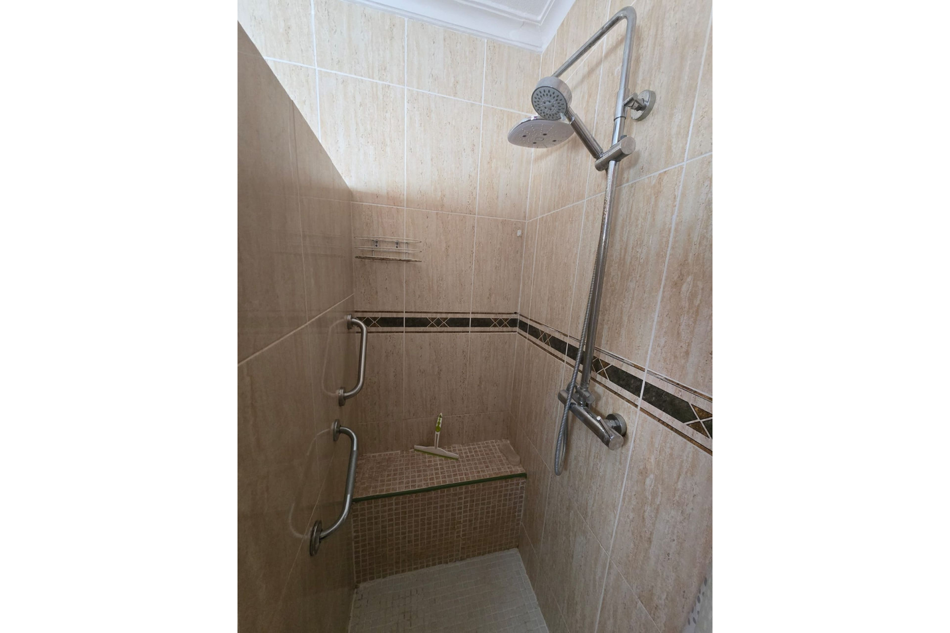 Resale - Villa -
Sax