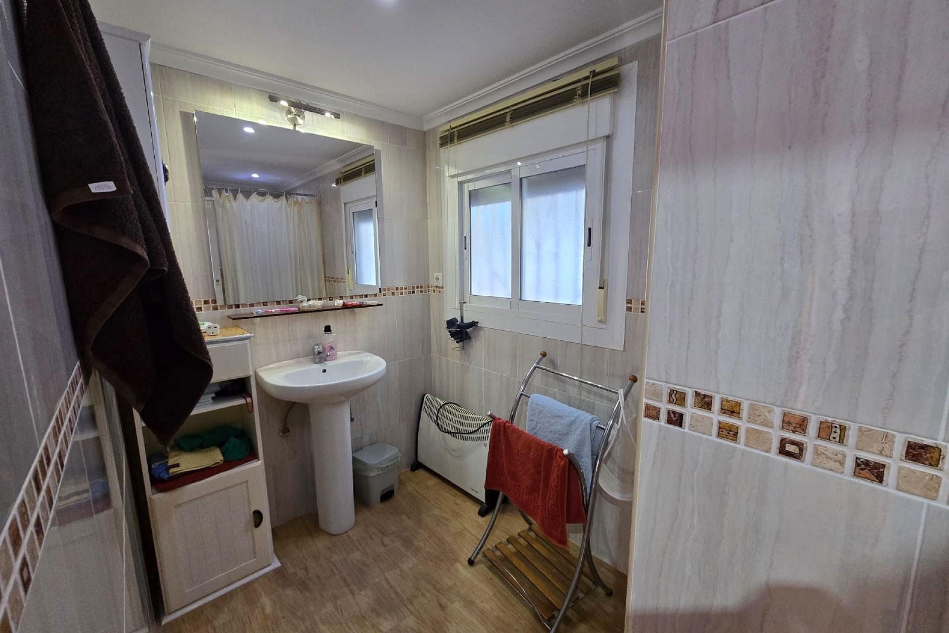 Resale - Villa -
Sax