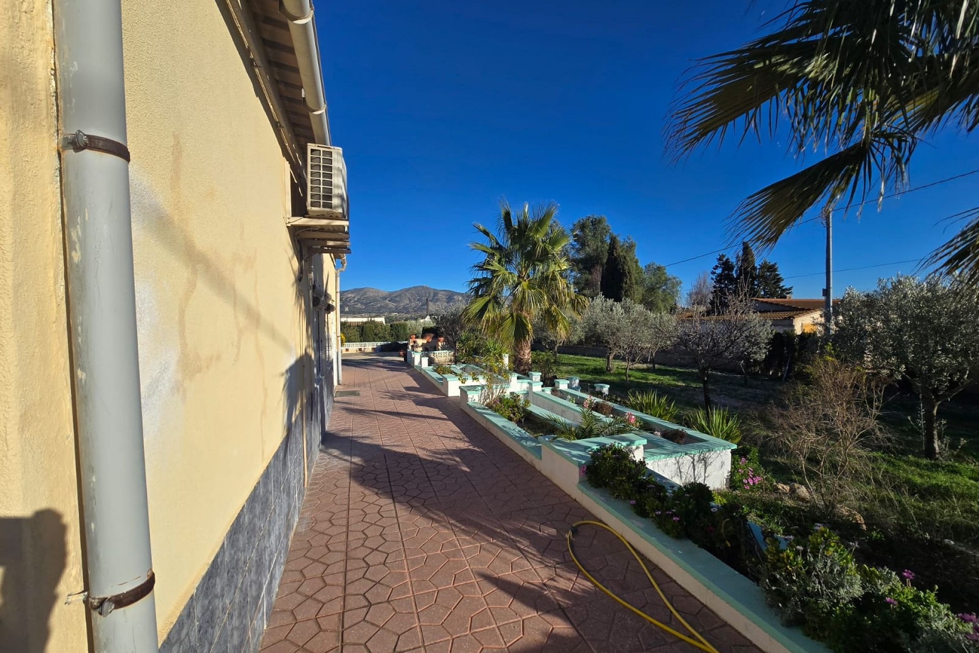 Resale - Villa -
Sax