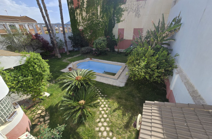 Resale - Villa -
Sax
