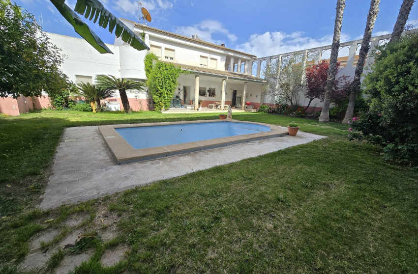 Resale - Villa -
Sax