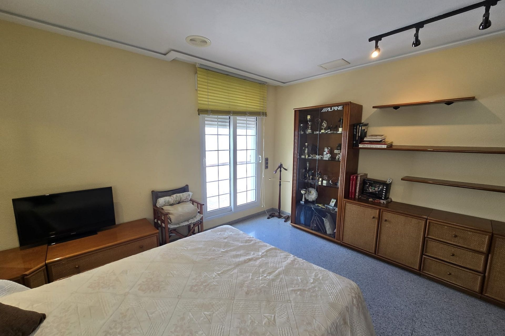 Resale - Villa -
Sax