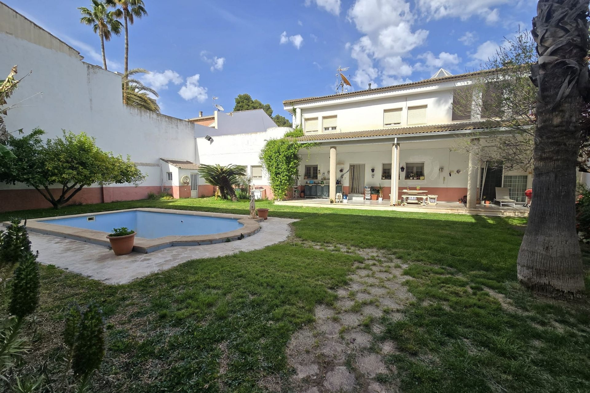 Resale - Villa -
Sax