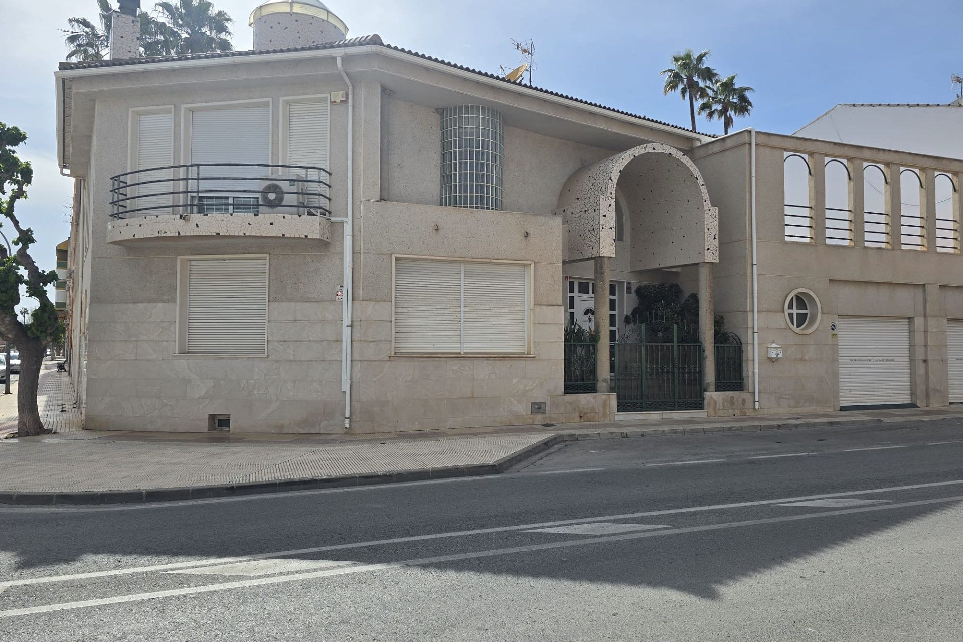 Resale - Villa -
Sax
